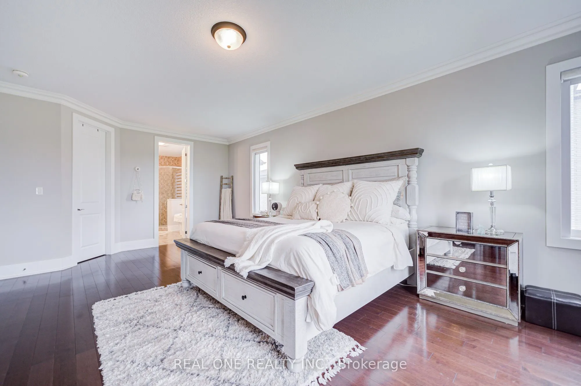 295 Sunnybrae Avenue