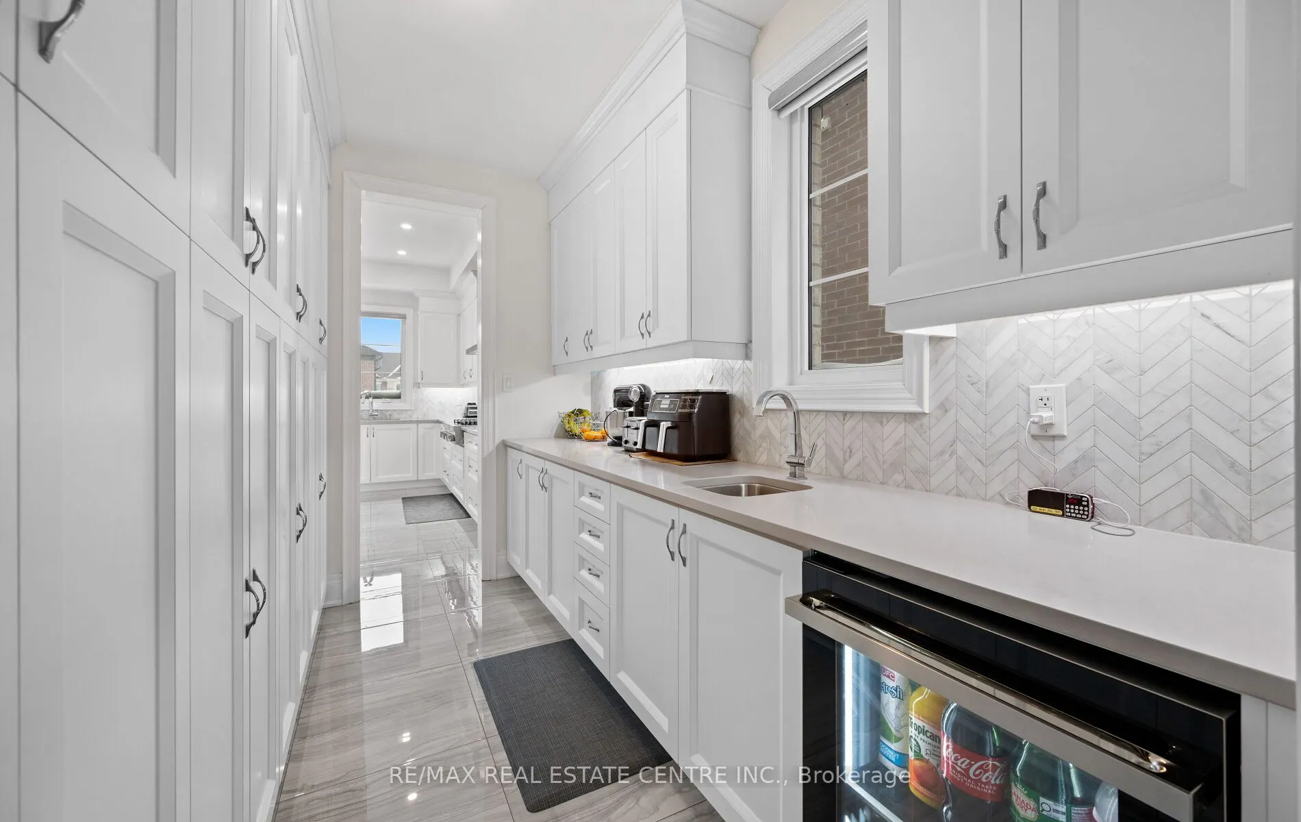 160 Wainfleet Crescent