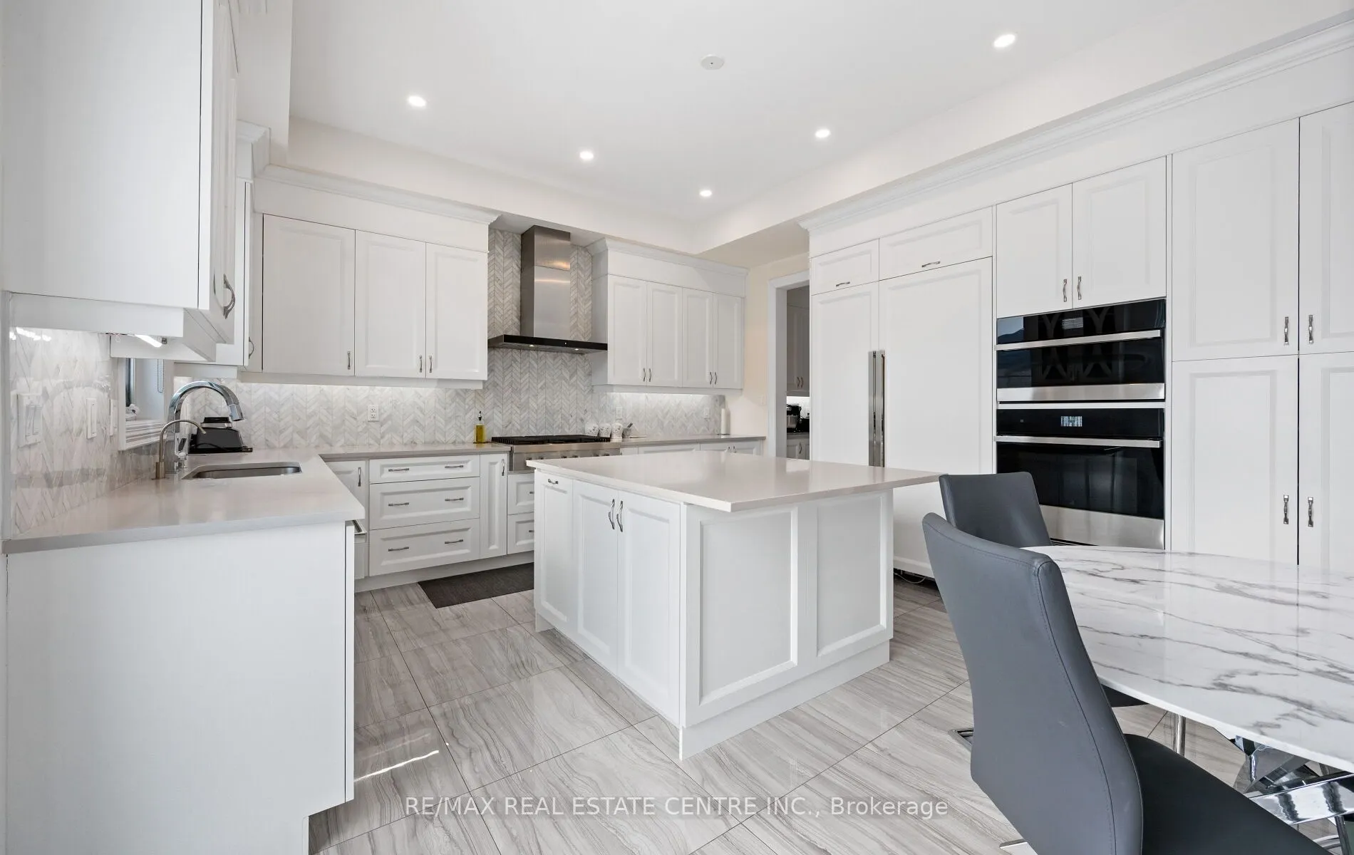 160 Wainfleet Crescent