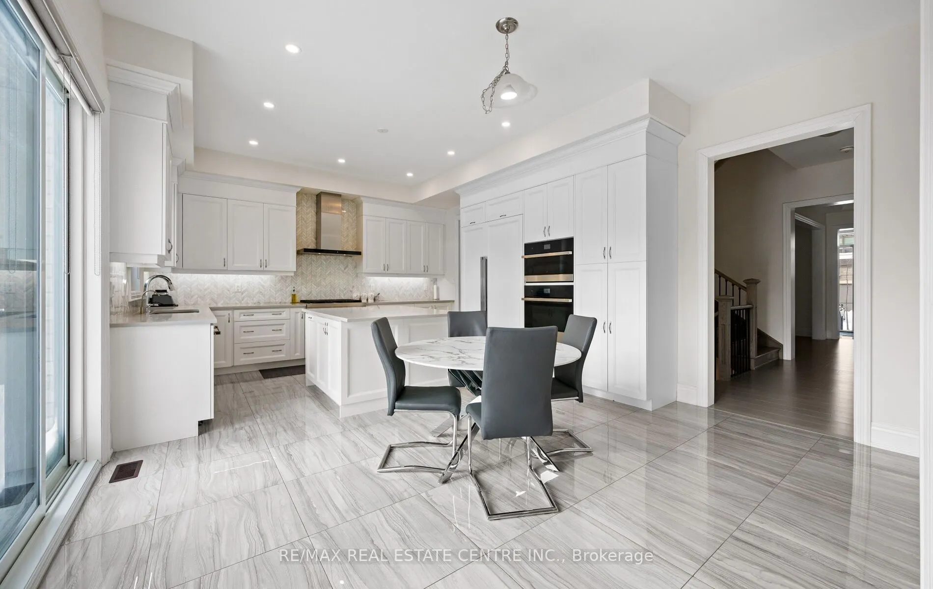 160 Wainfleet Crescent