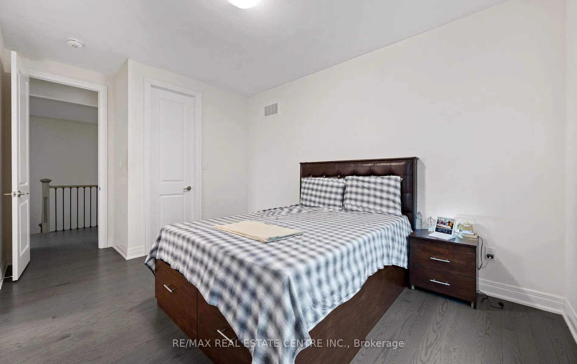 160 Wainfleet Crescent