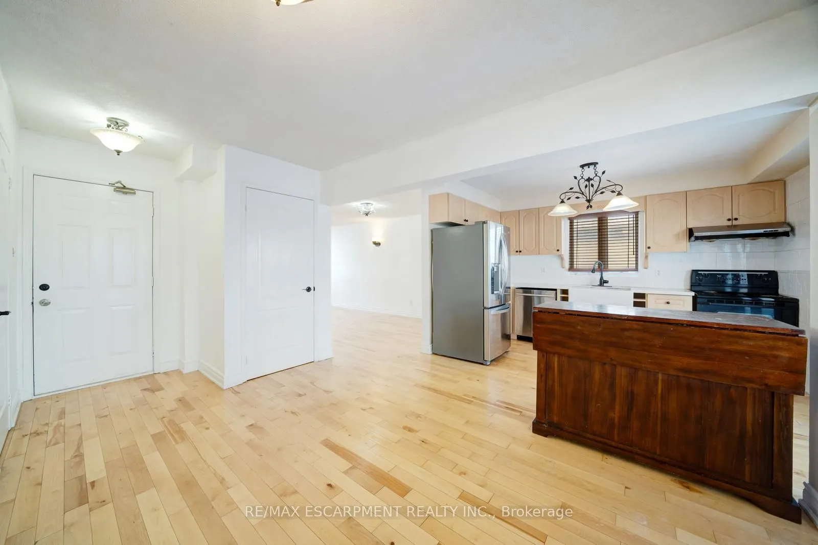 108 Olde Bayview Avenue