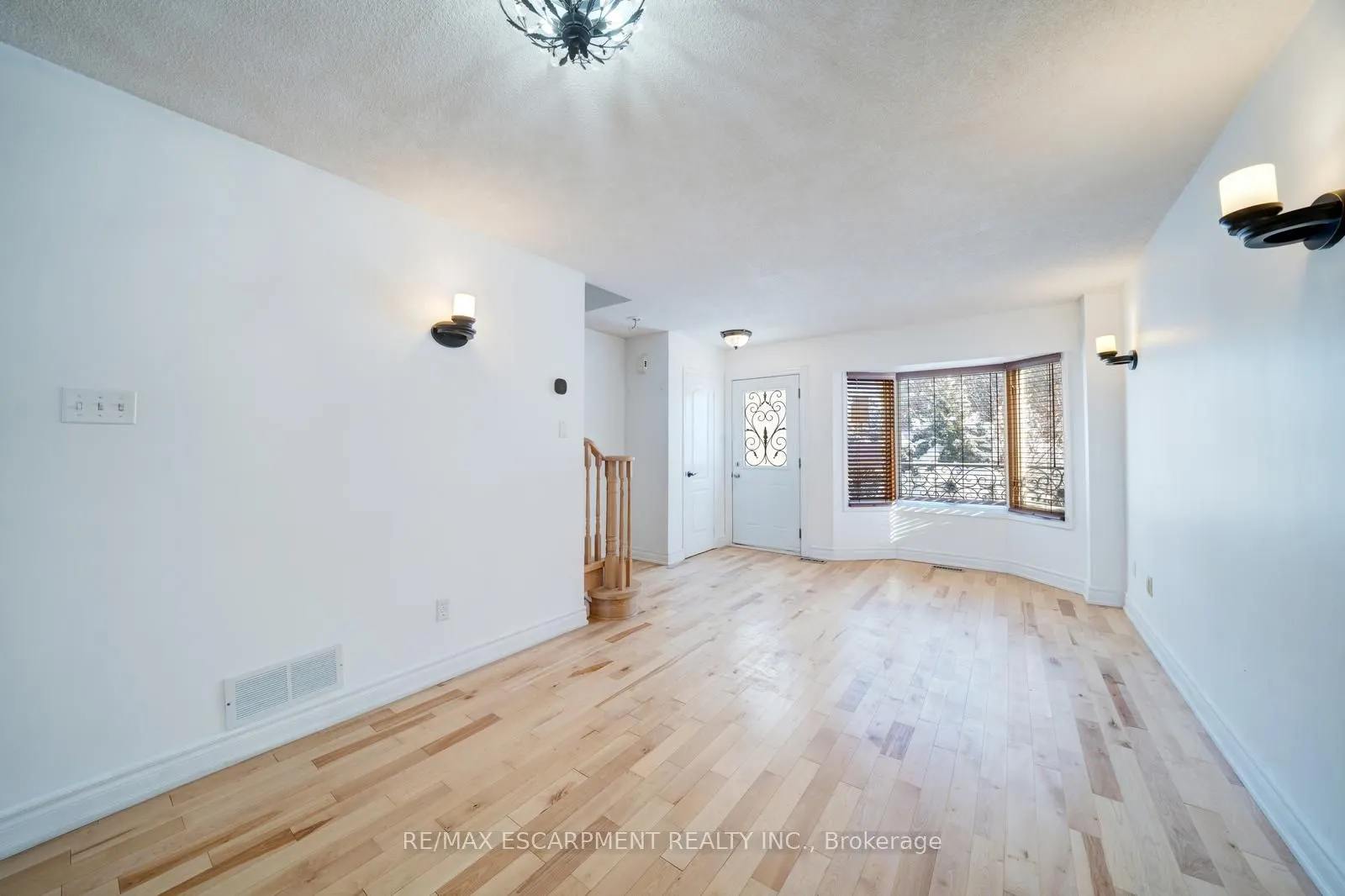 108 Olde Bayview Avenue
