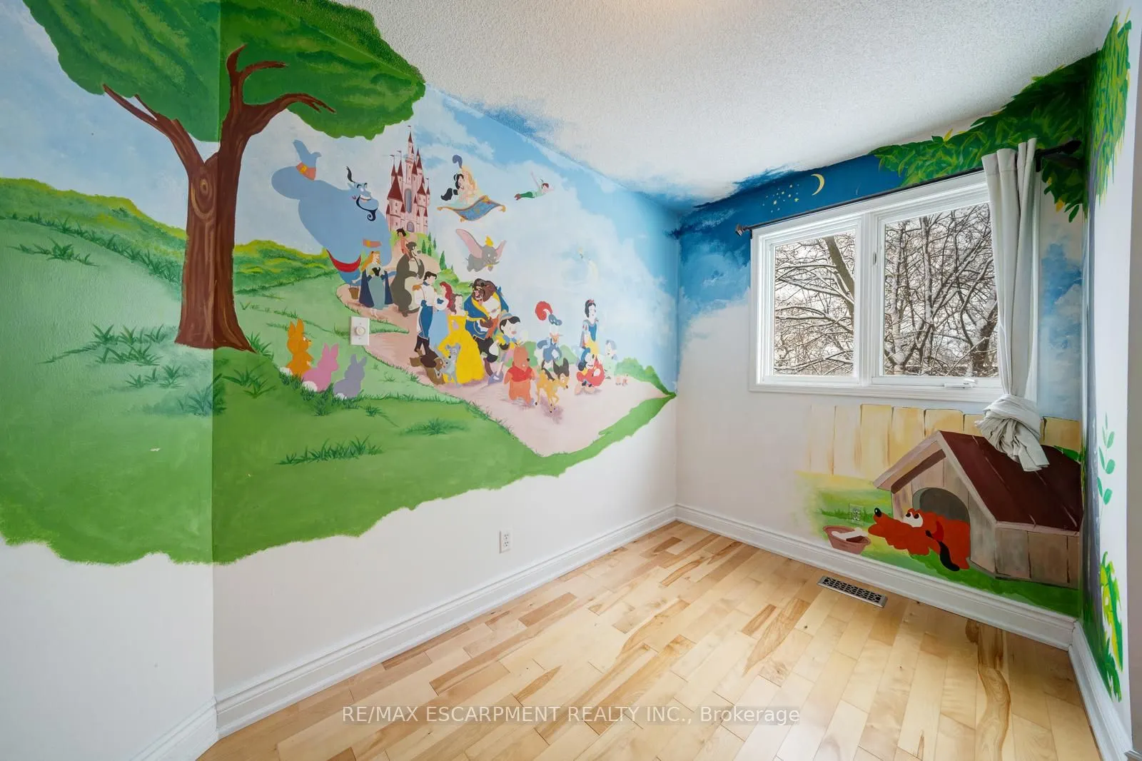 108 Olde Bayview Avenue