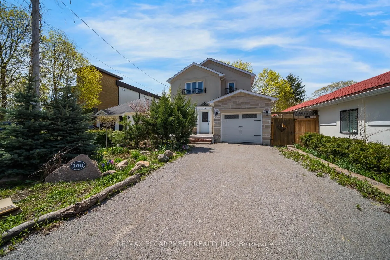 108 Olde Bayview Avenue