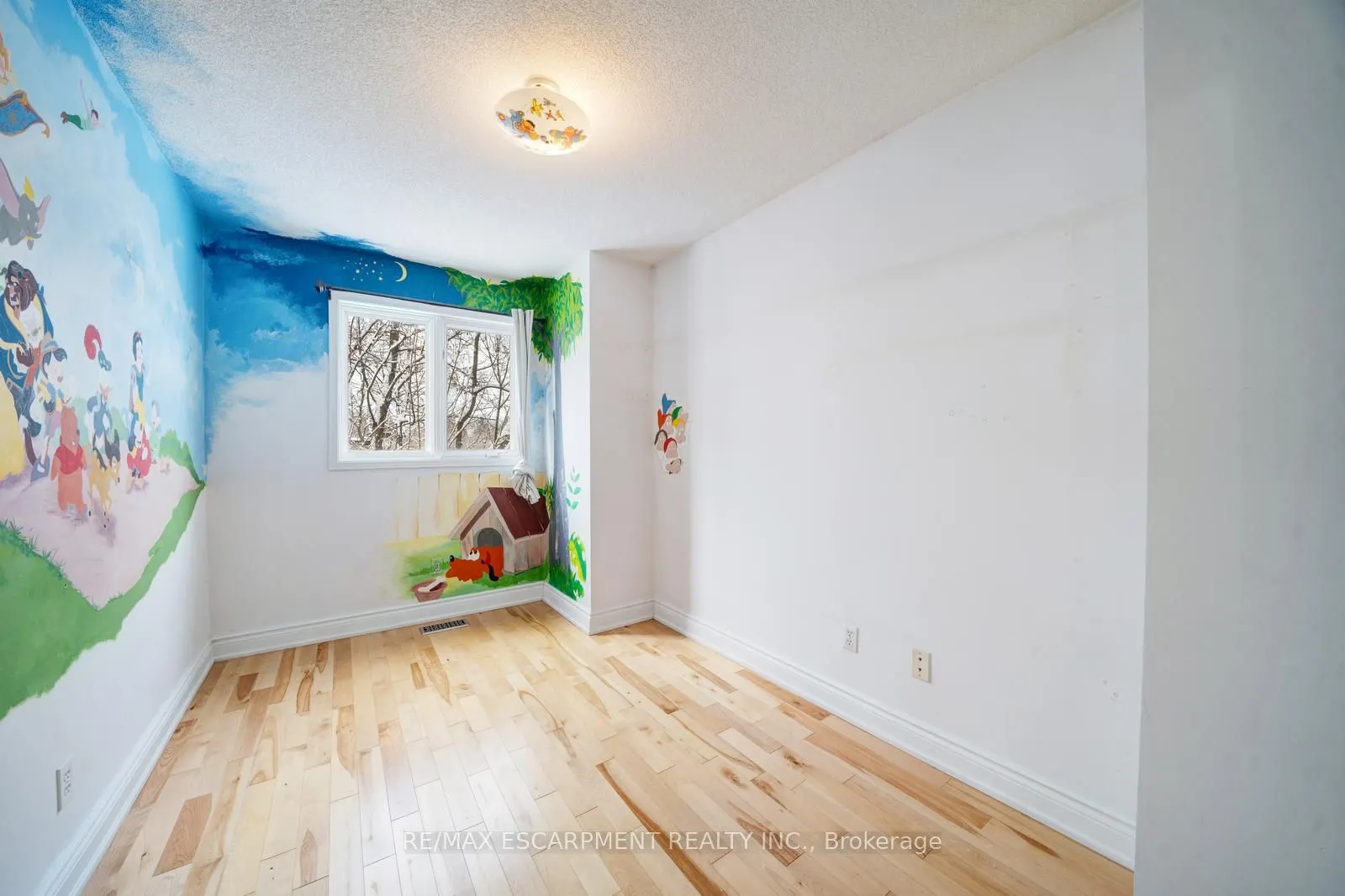 108 Olde Bayview Avenue