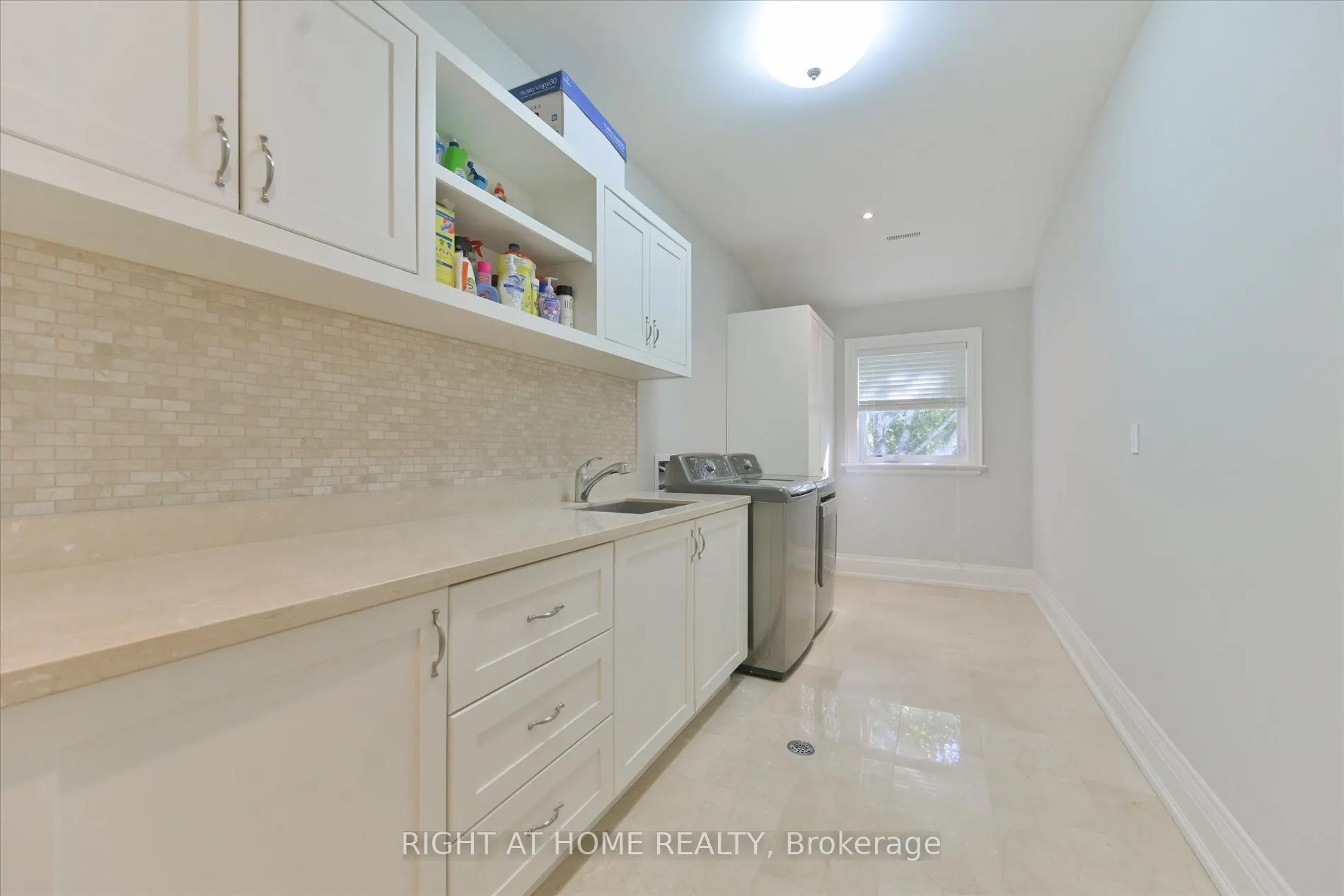 18 Mccowan Lane