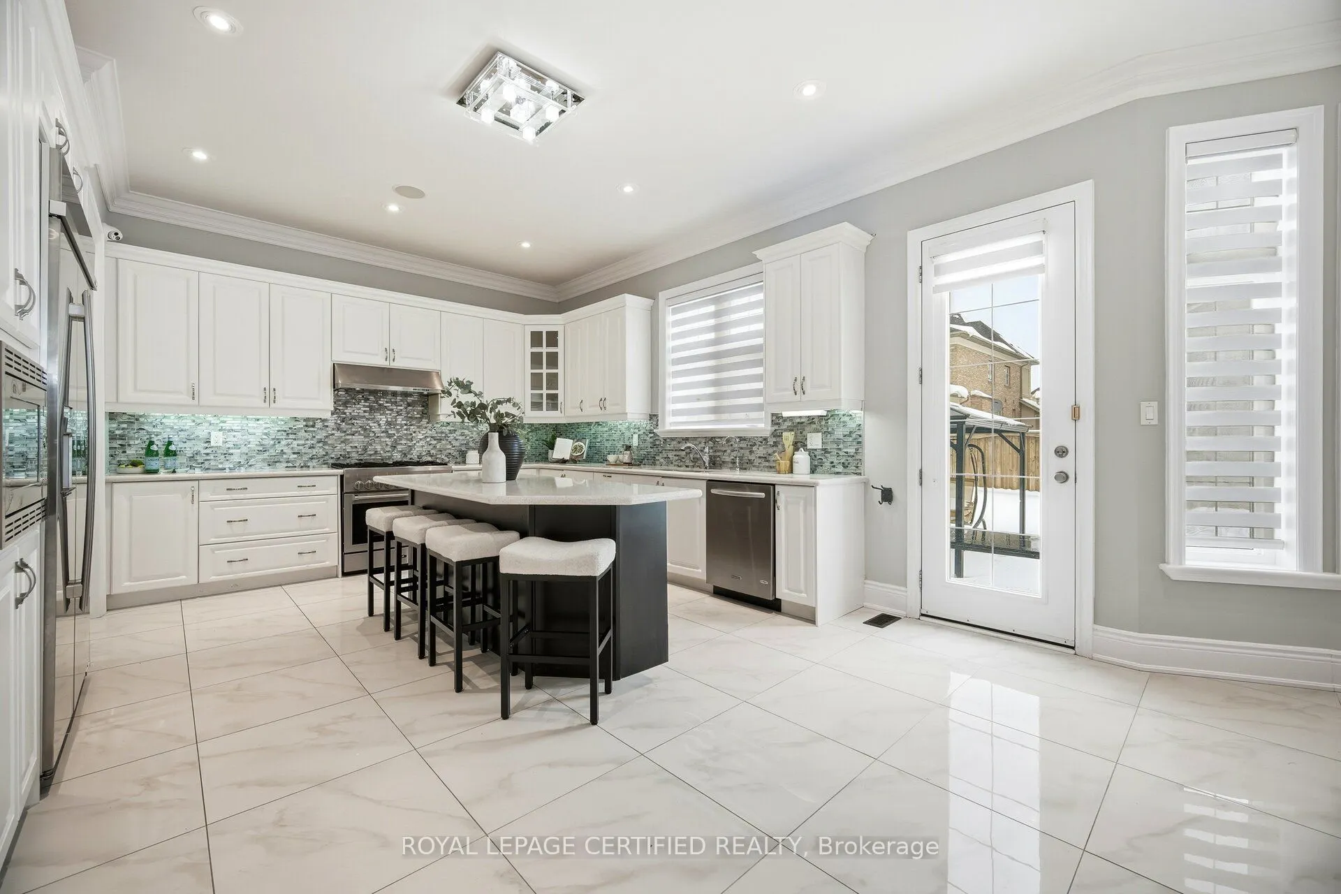 100 Virtue Crescent