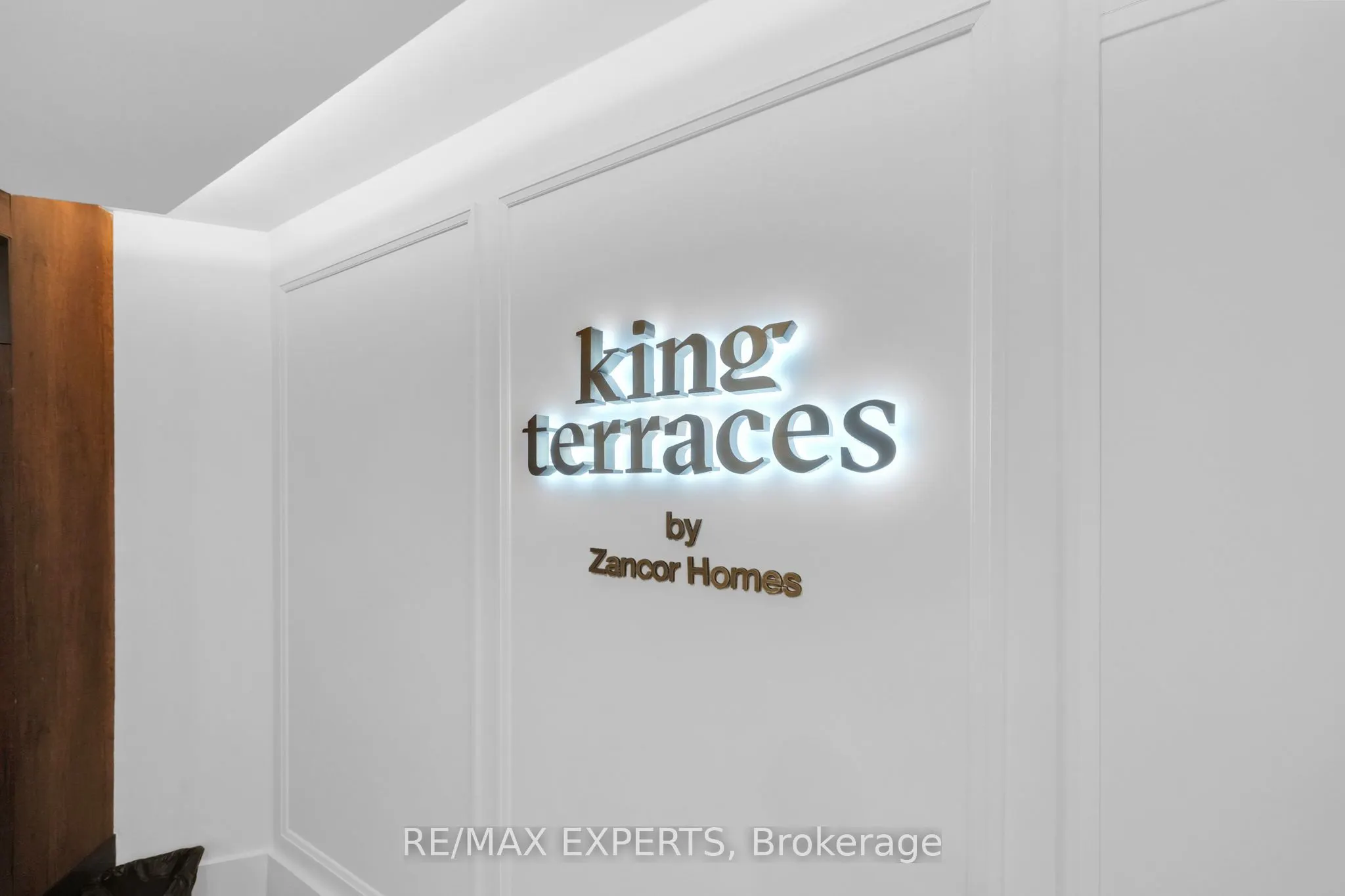 2075 King Road #203