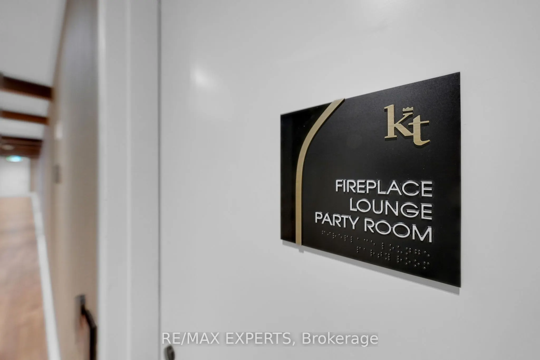 2075 King Road #203