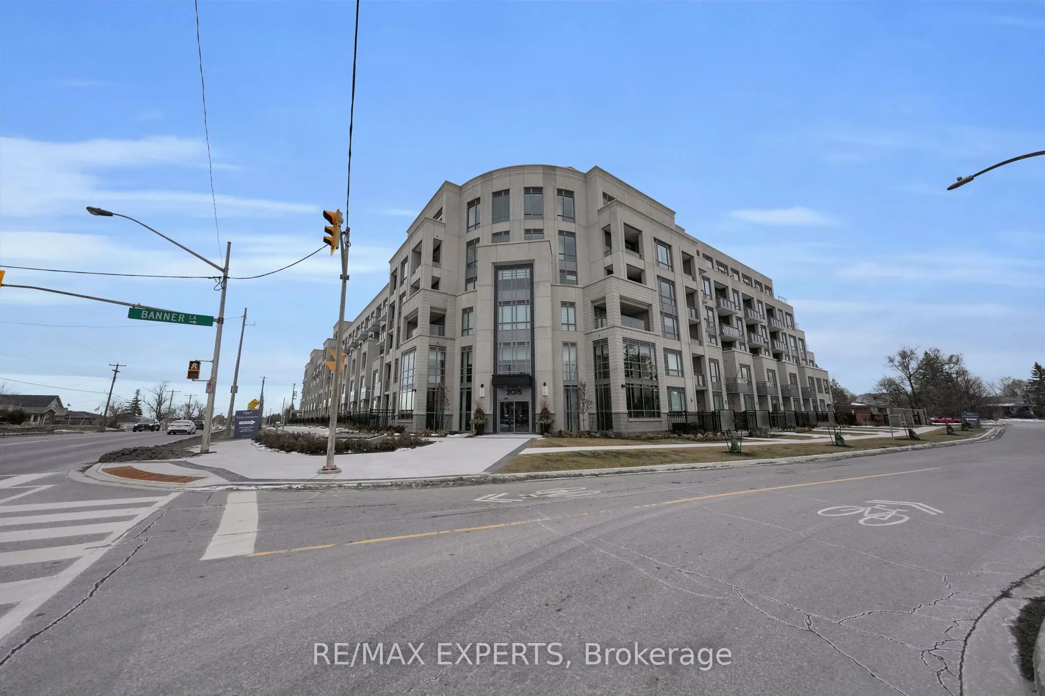 2075 King Road #203