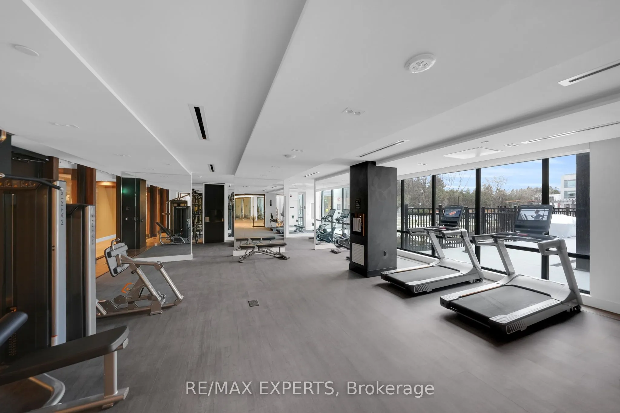 2075 King Road #203