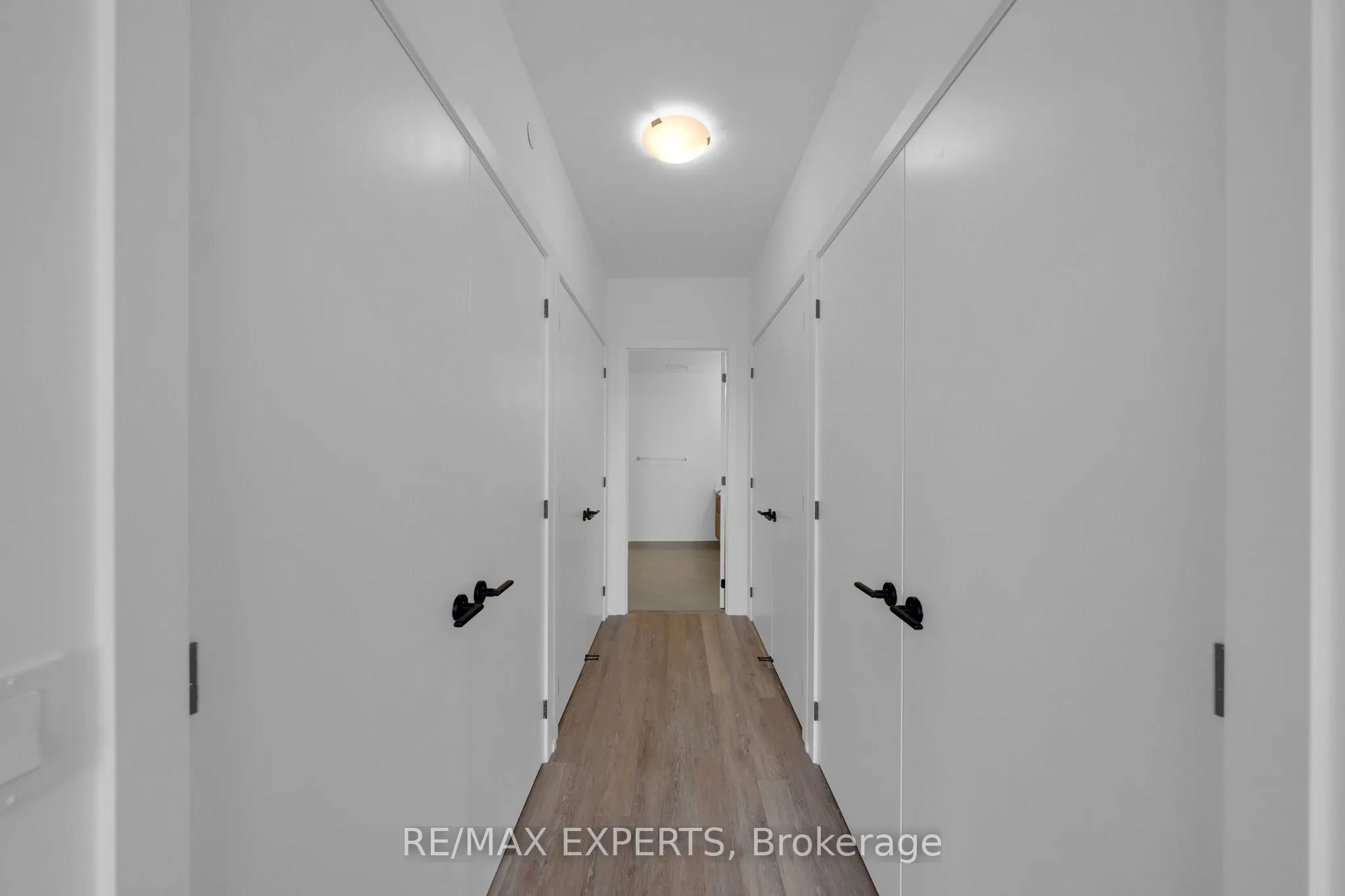 2075 King Road #203