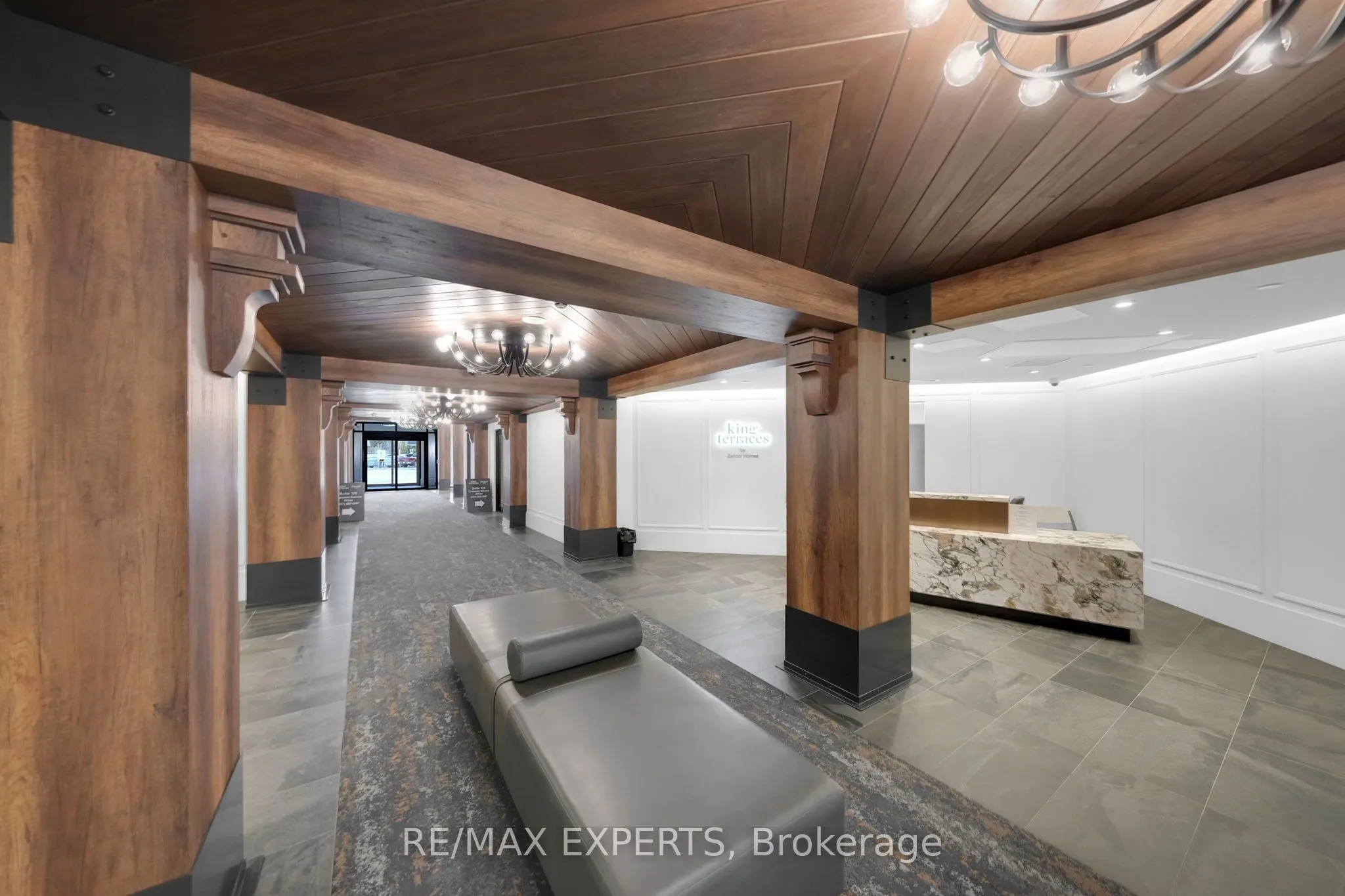 2075 King Road #203
