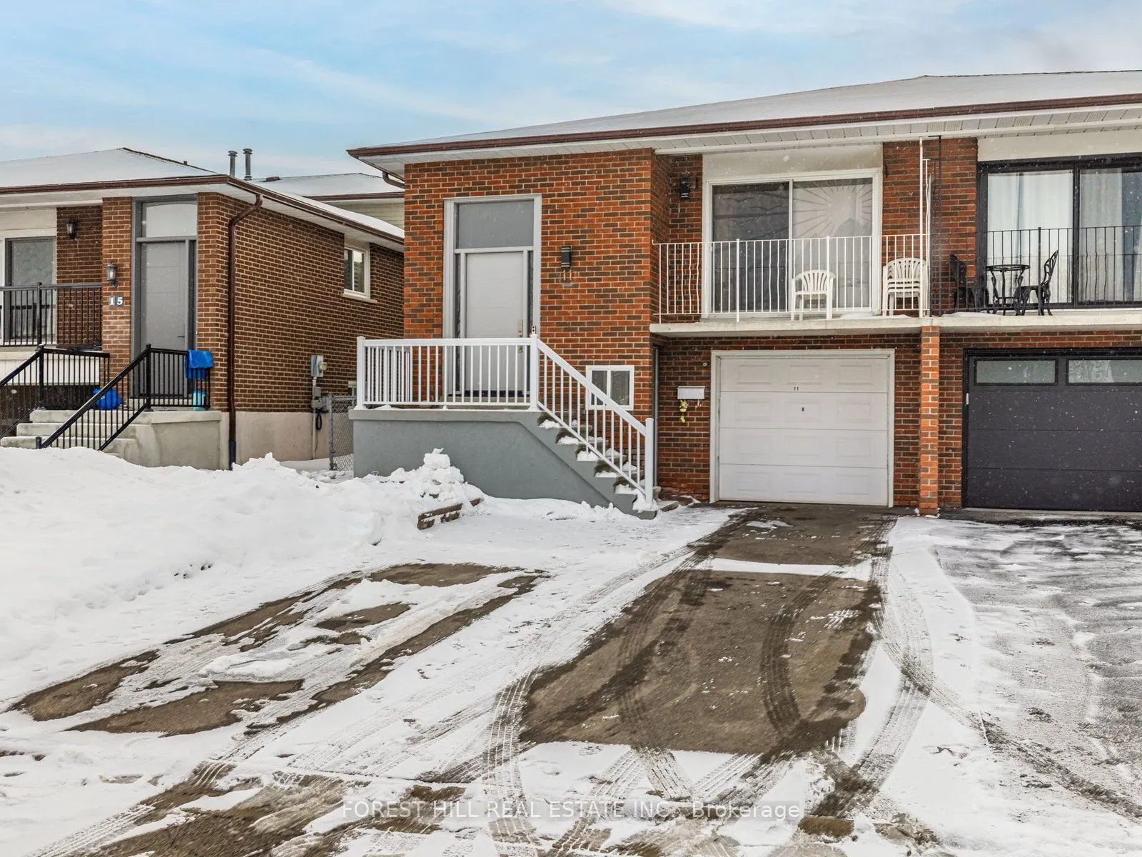 11 Albany Drive