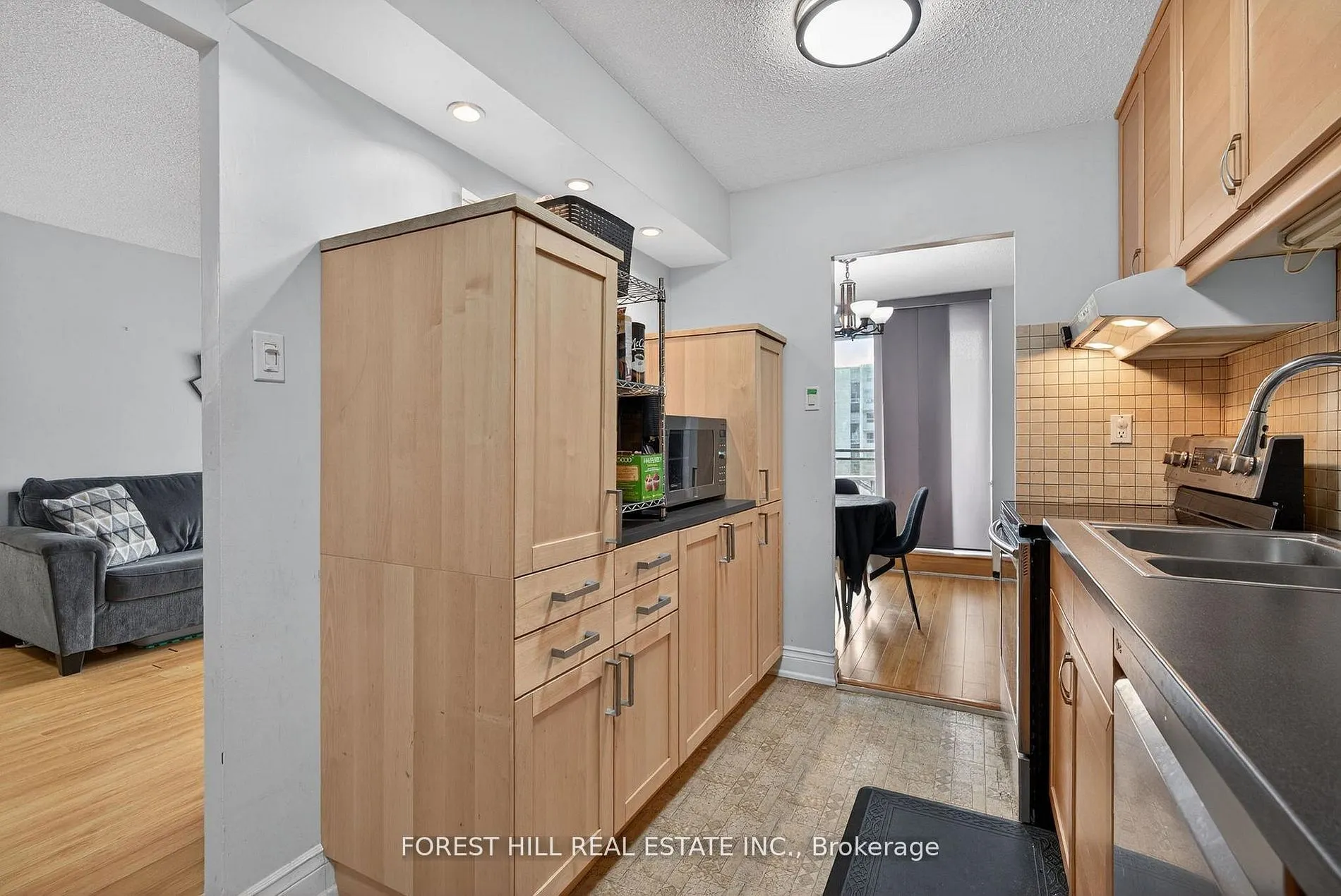 180 DUDLEY Avenue #302