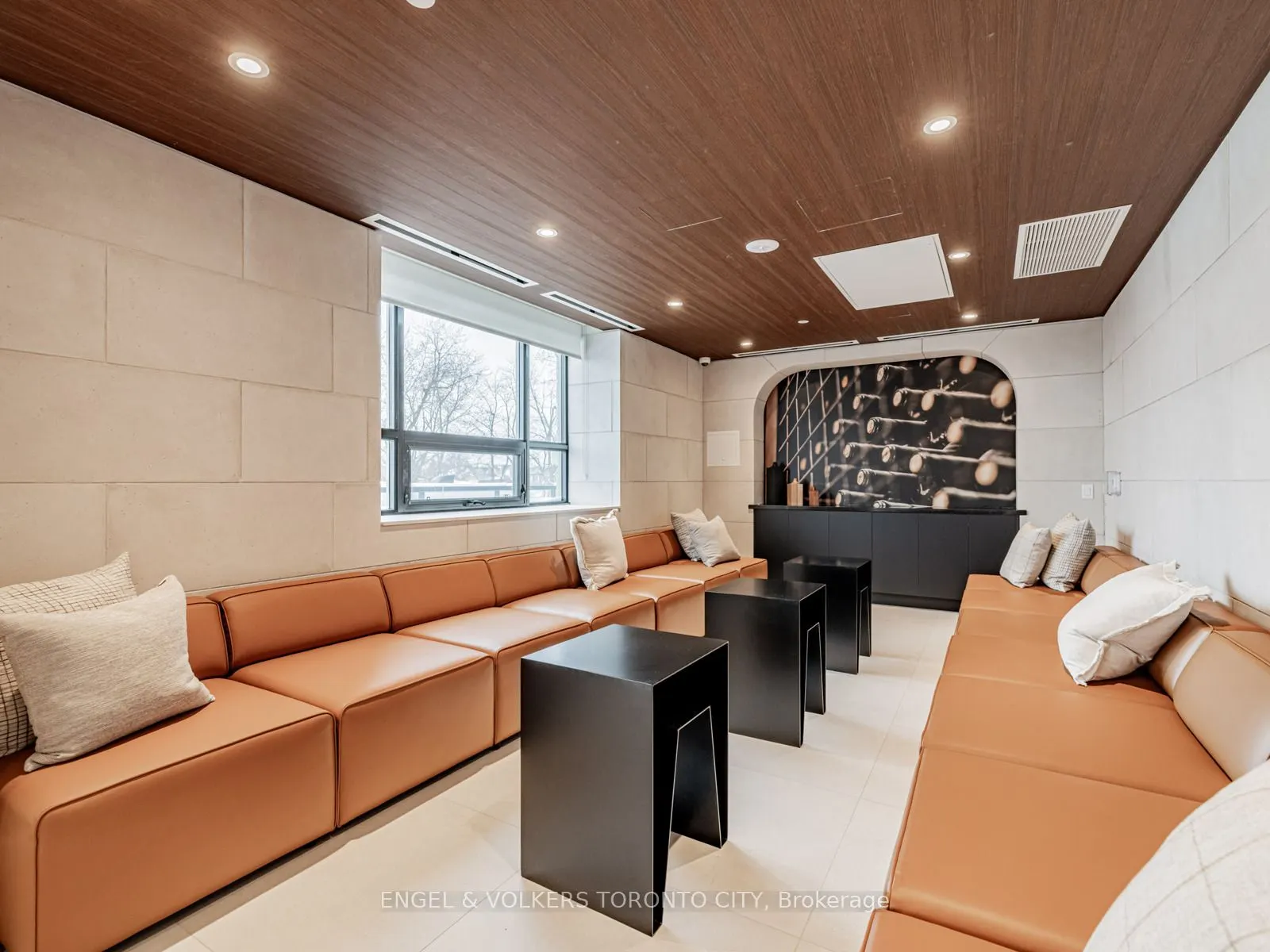 2075 King Road #249