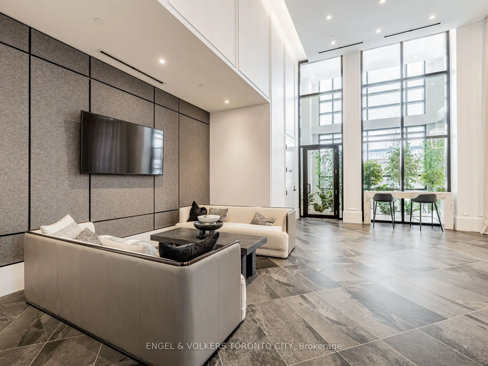 2075 King Road #249