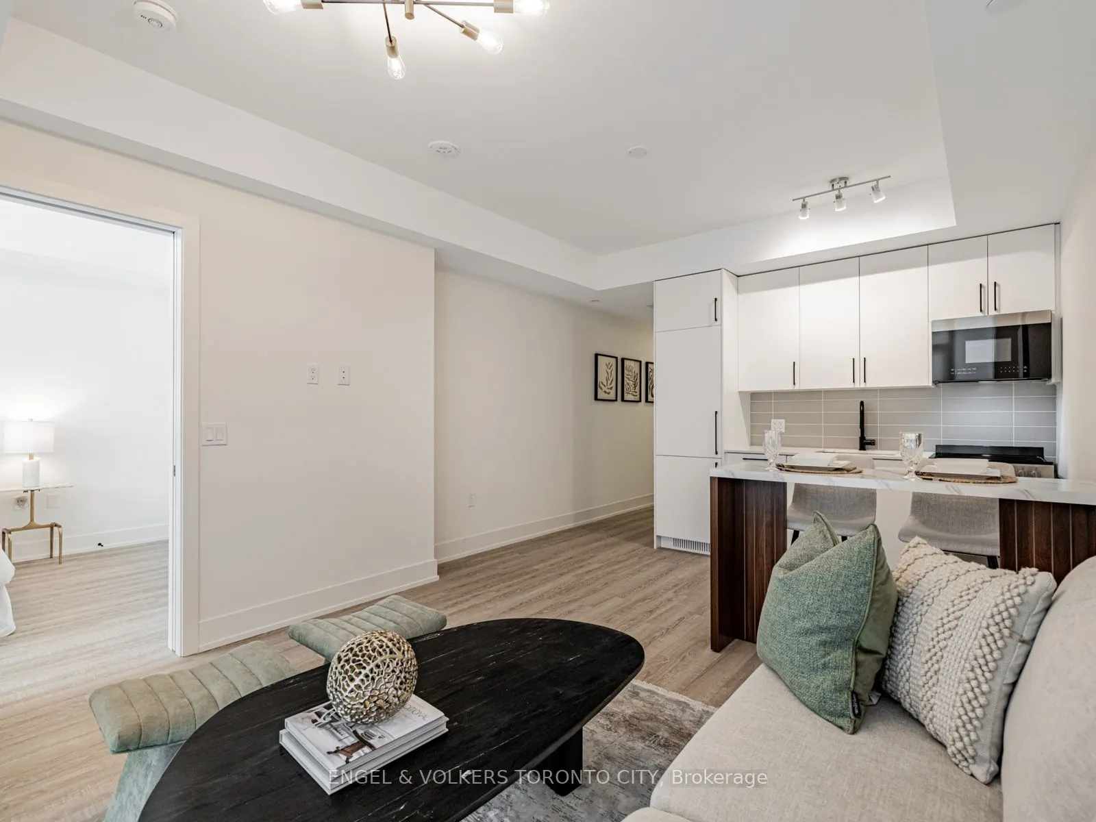 2075 King Road #249