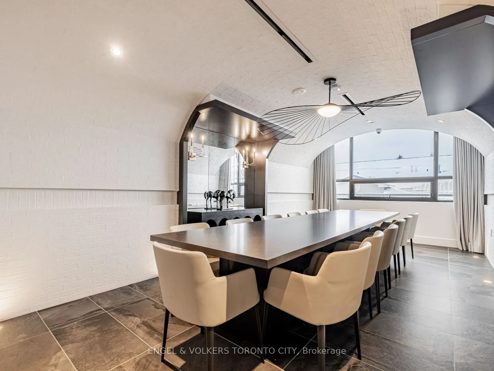 2075 King Road #249