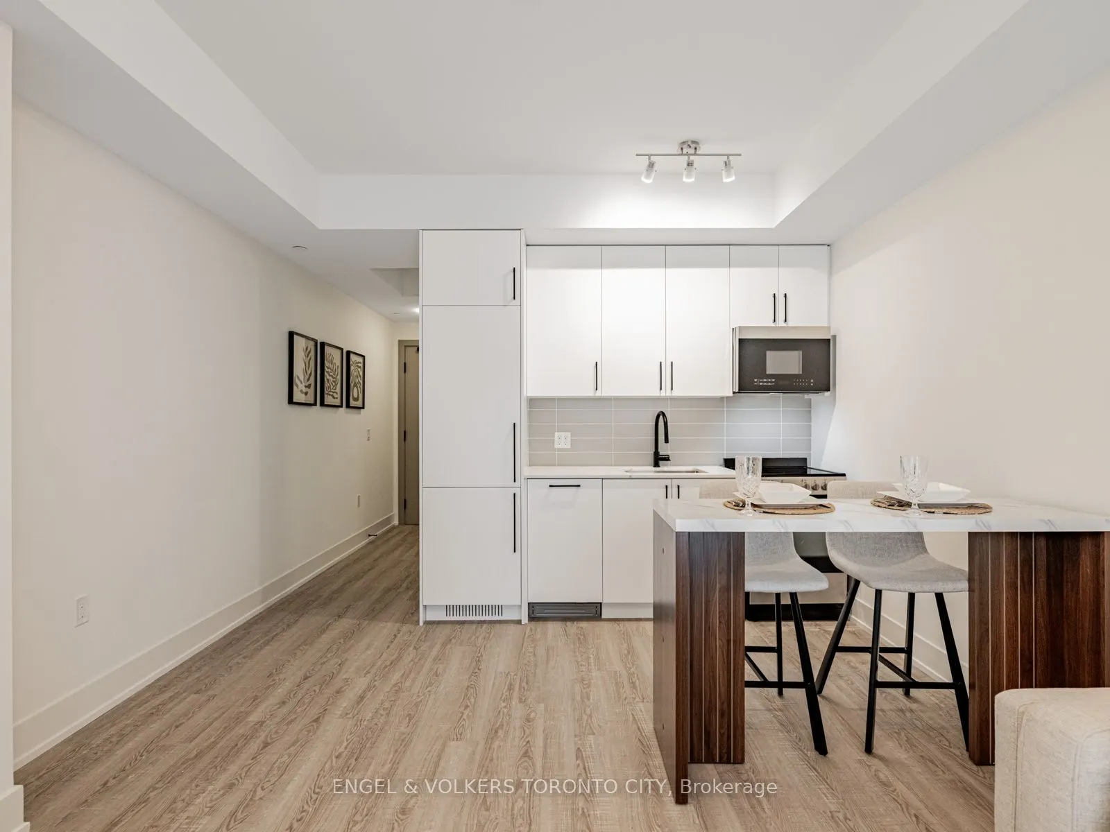 2075 King Road #249