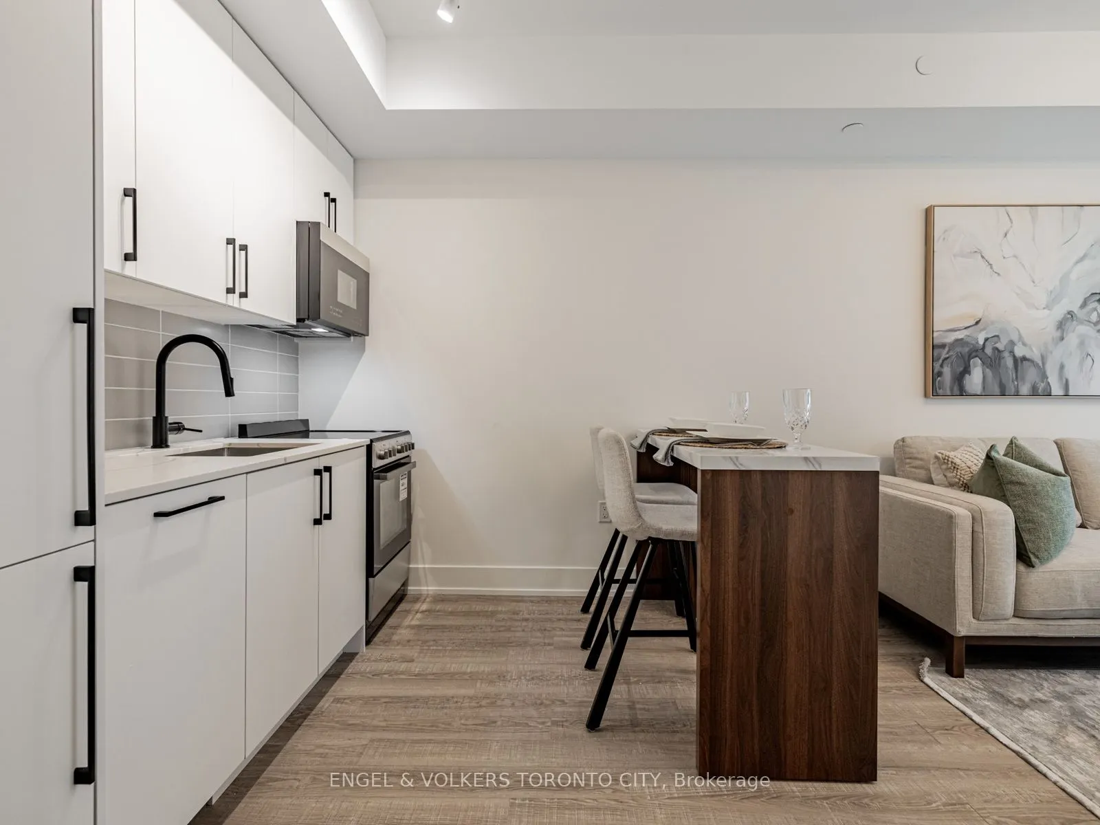 2075 King Road #249