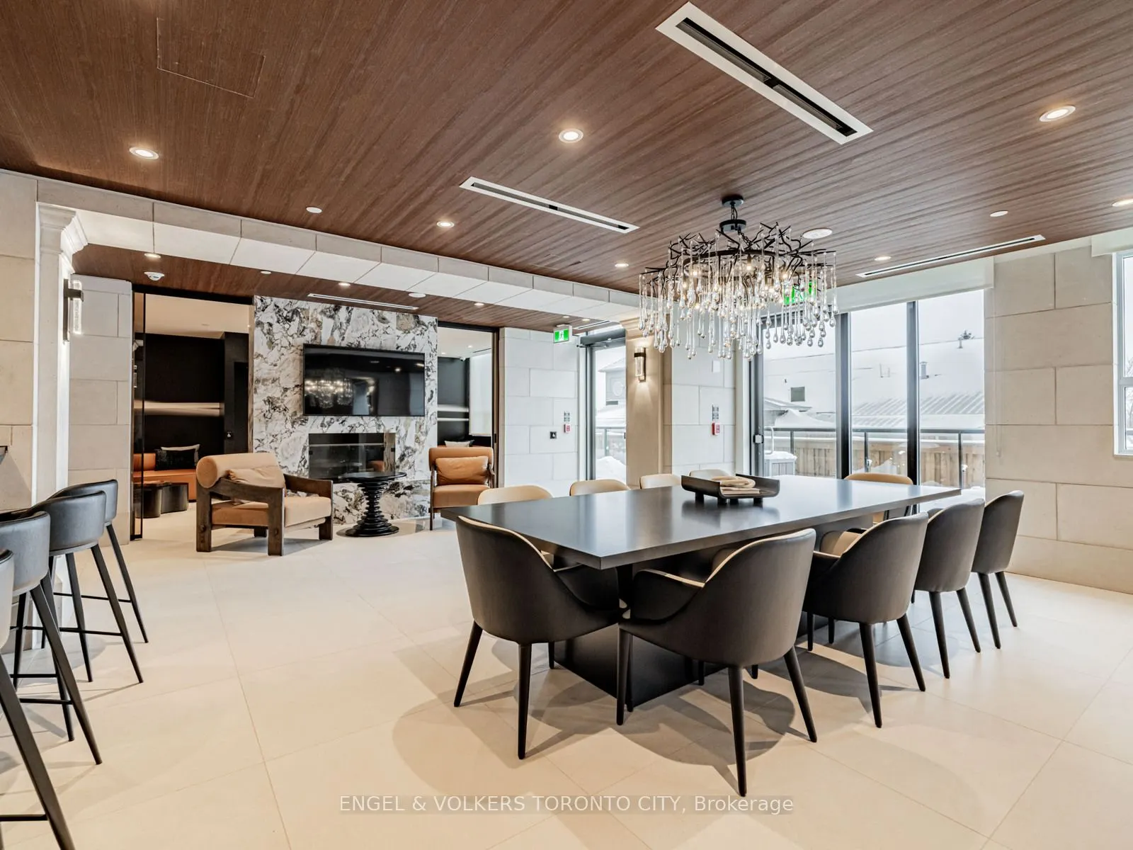 2075 King Road #249