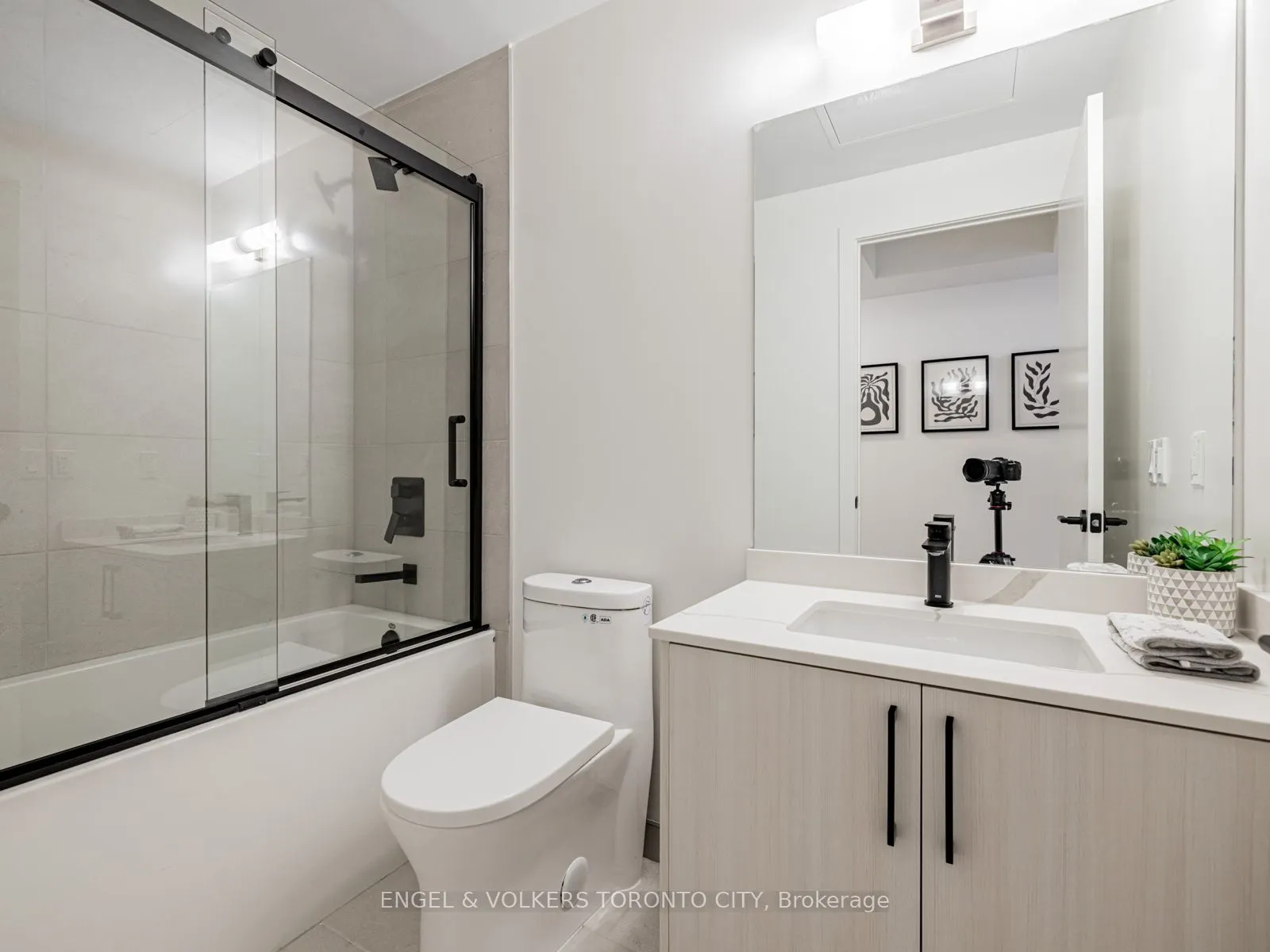 2075 King Road #249
