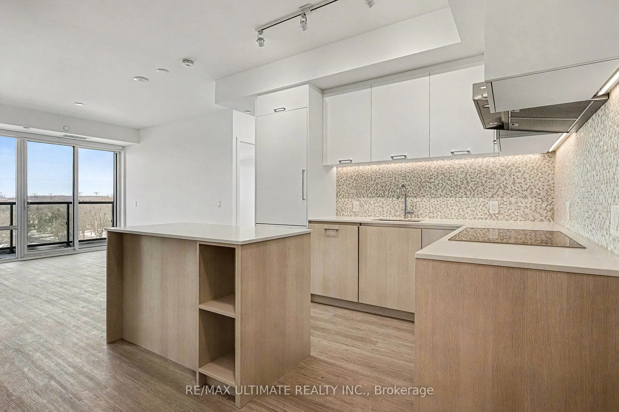 8188 Yonge Street #727