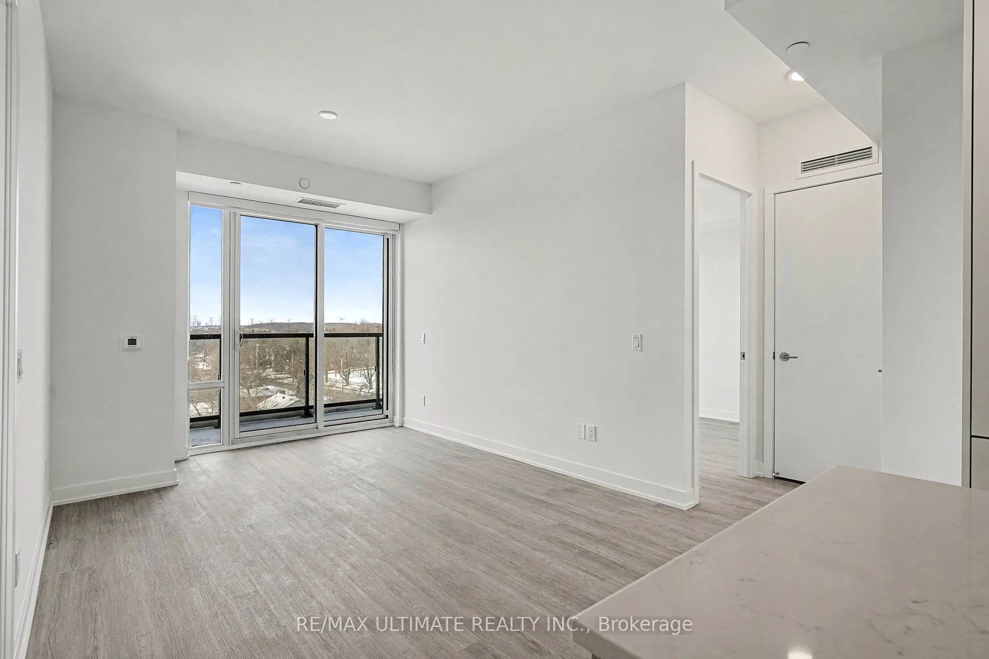 8188 Yonge Street #727