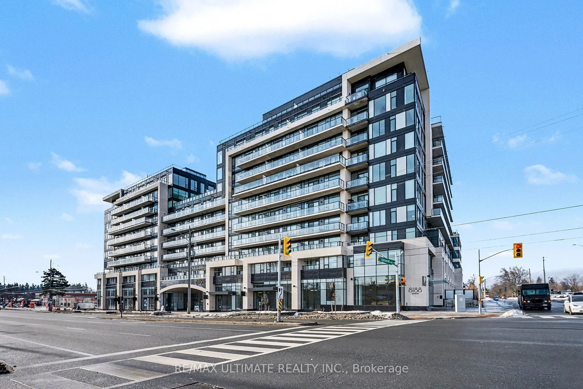 8188 Yonge Street #727
