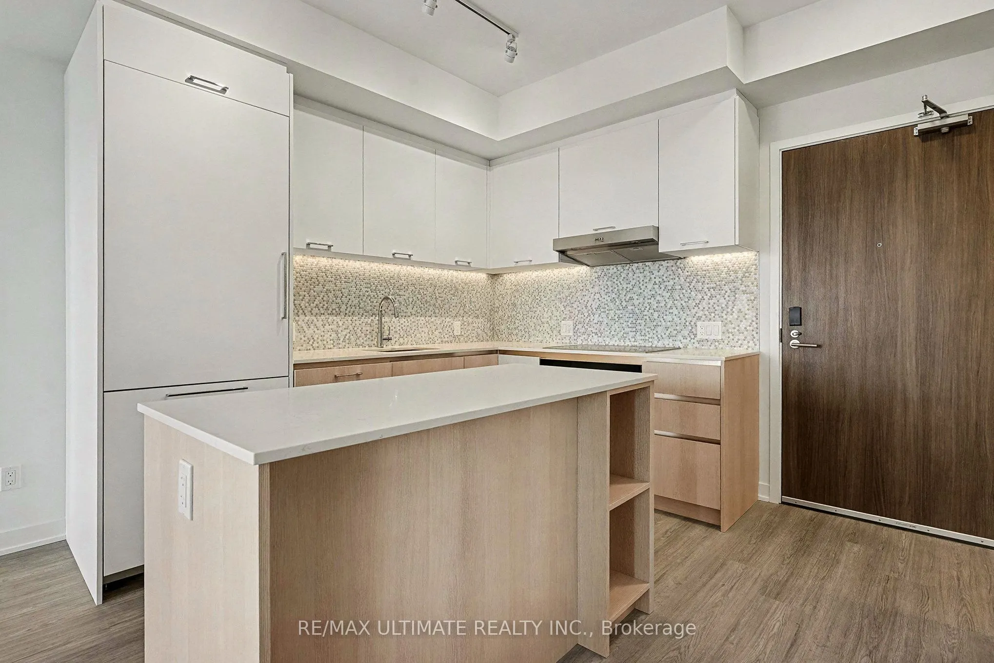 8188 Yonge Street #727