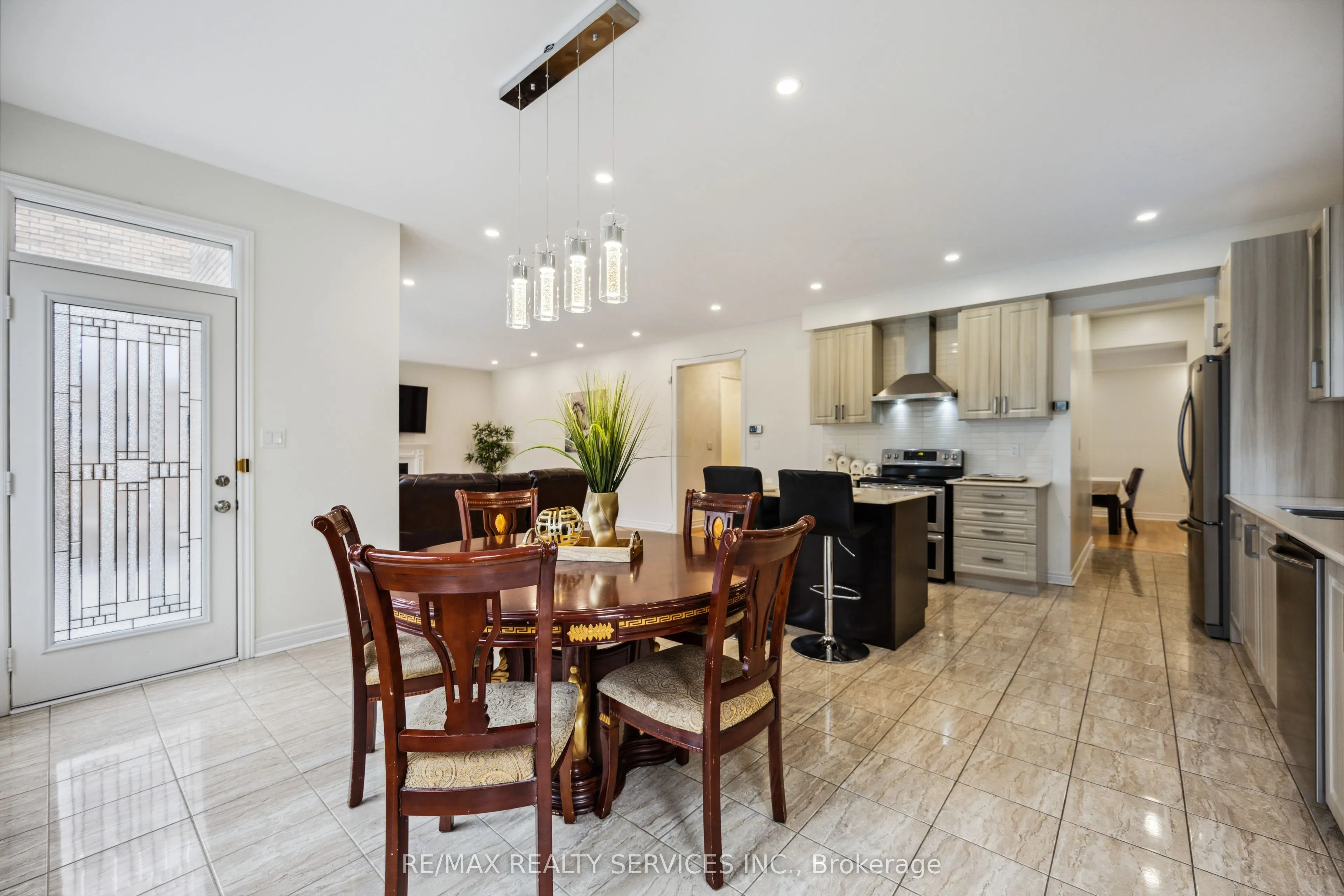 104 Sharpe Crescent