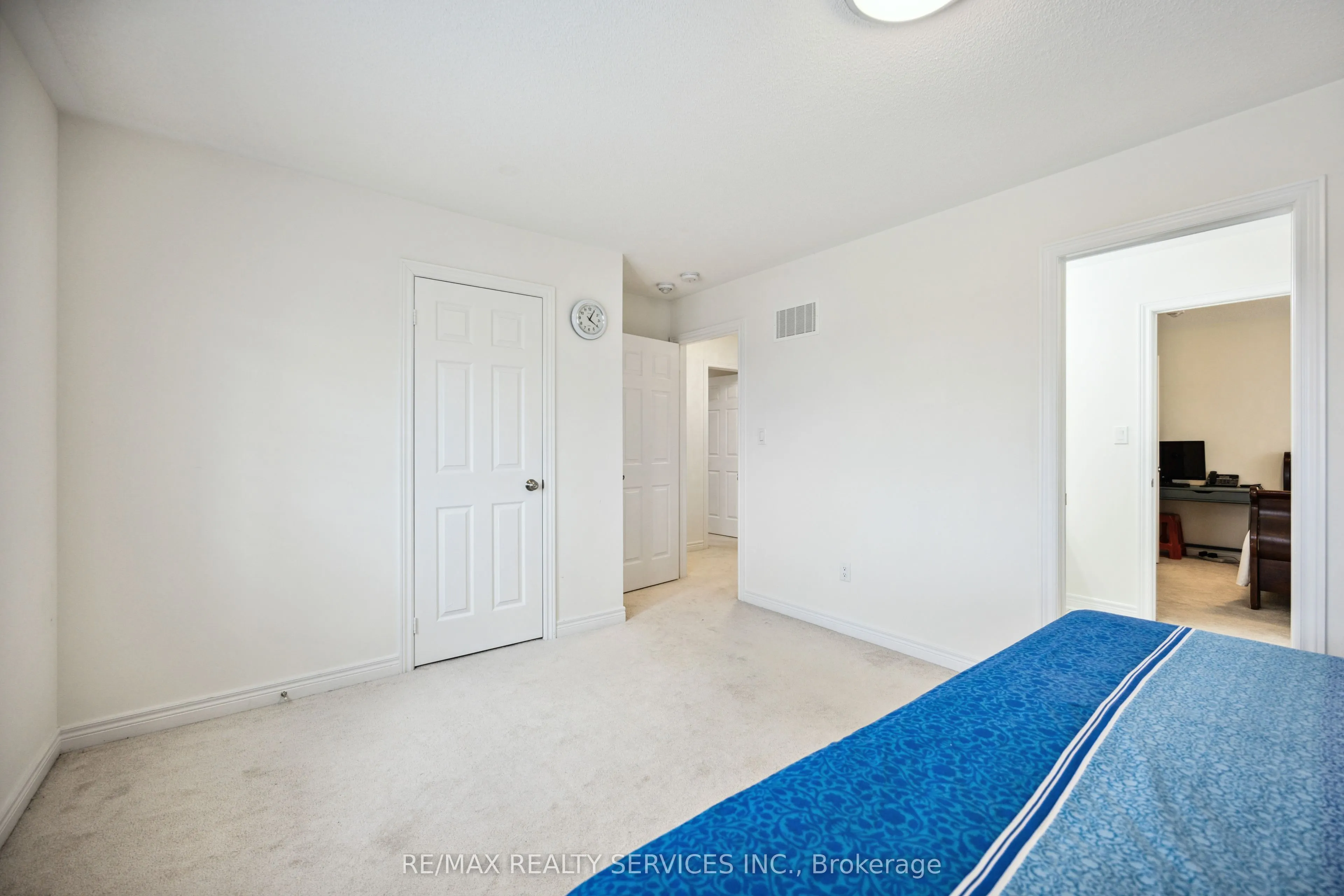 104 Sharpe Crescent