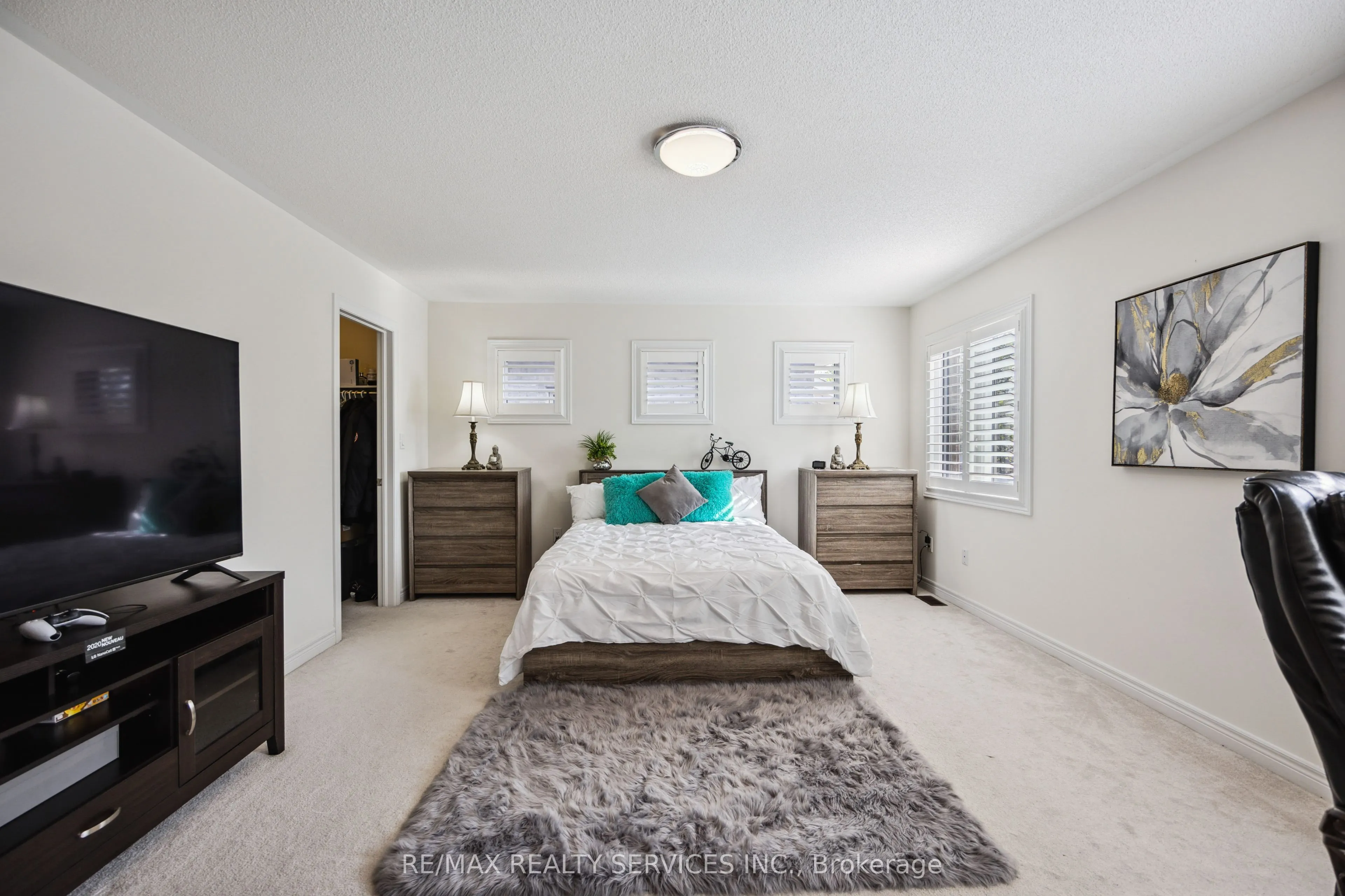 104 Sharpe Crescent