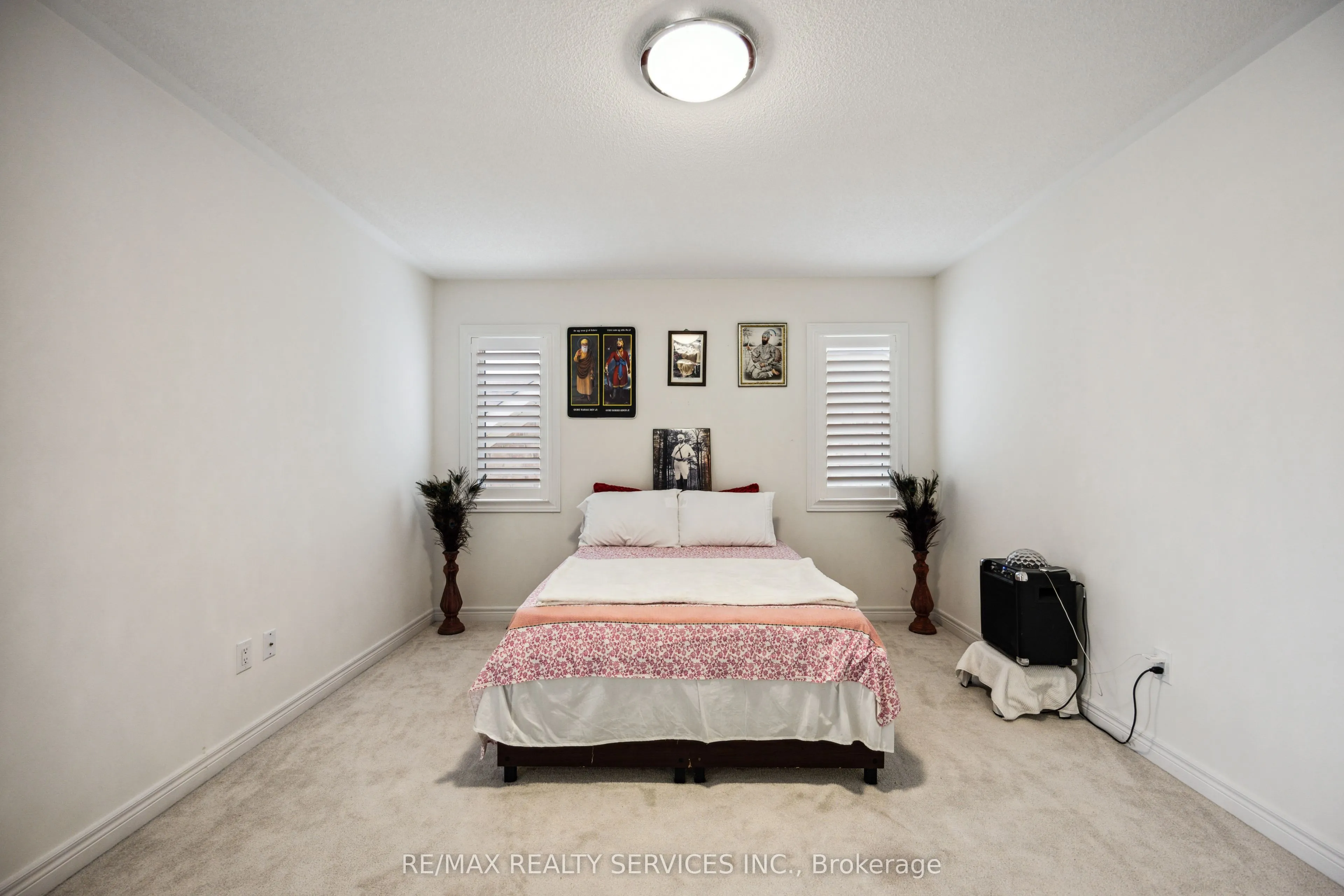 104 Sharpe Crescent