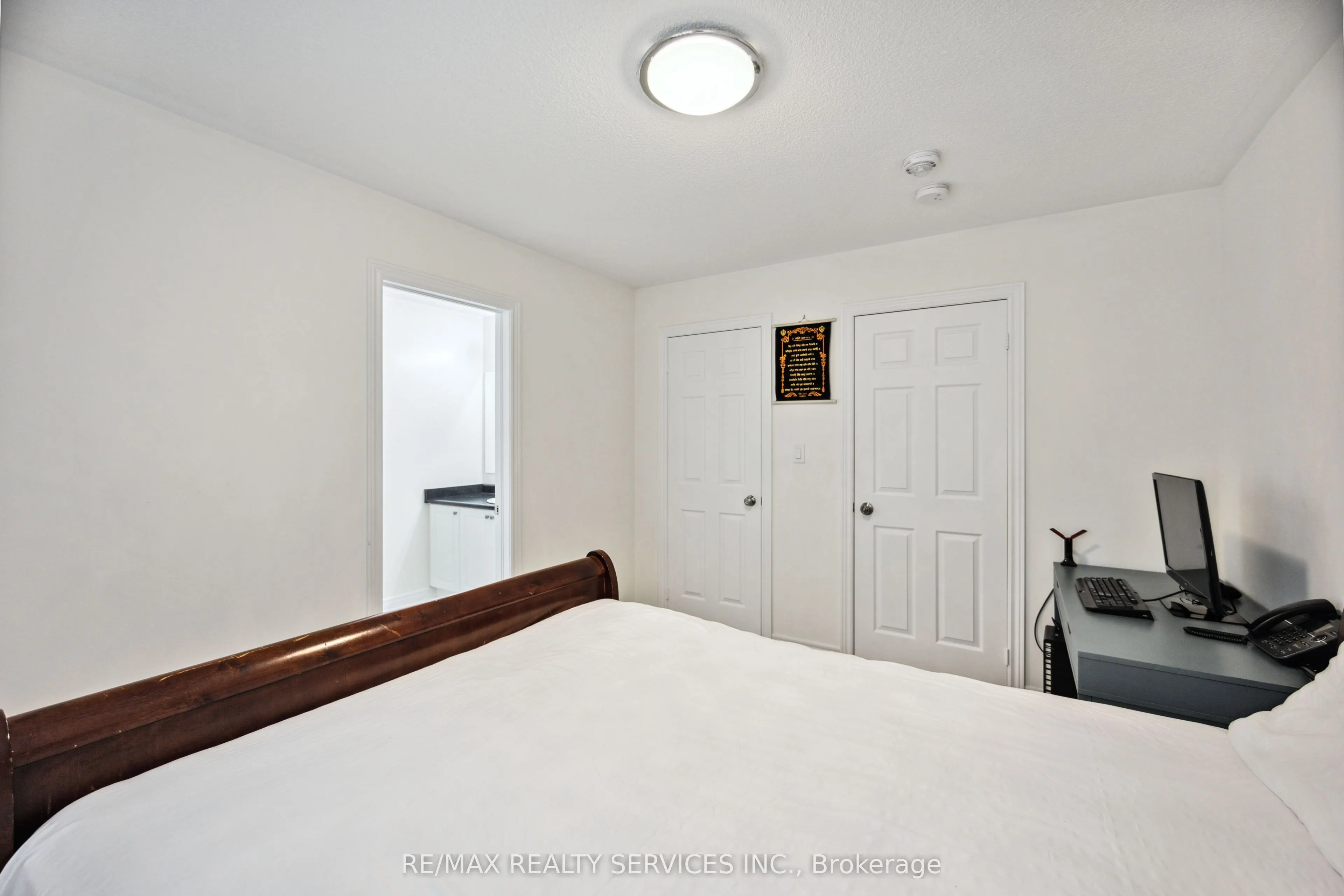 104 Sharpe Crescent