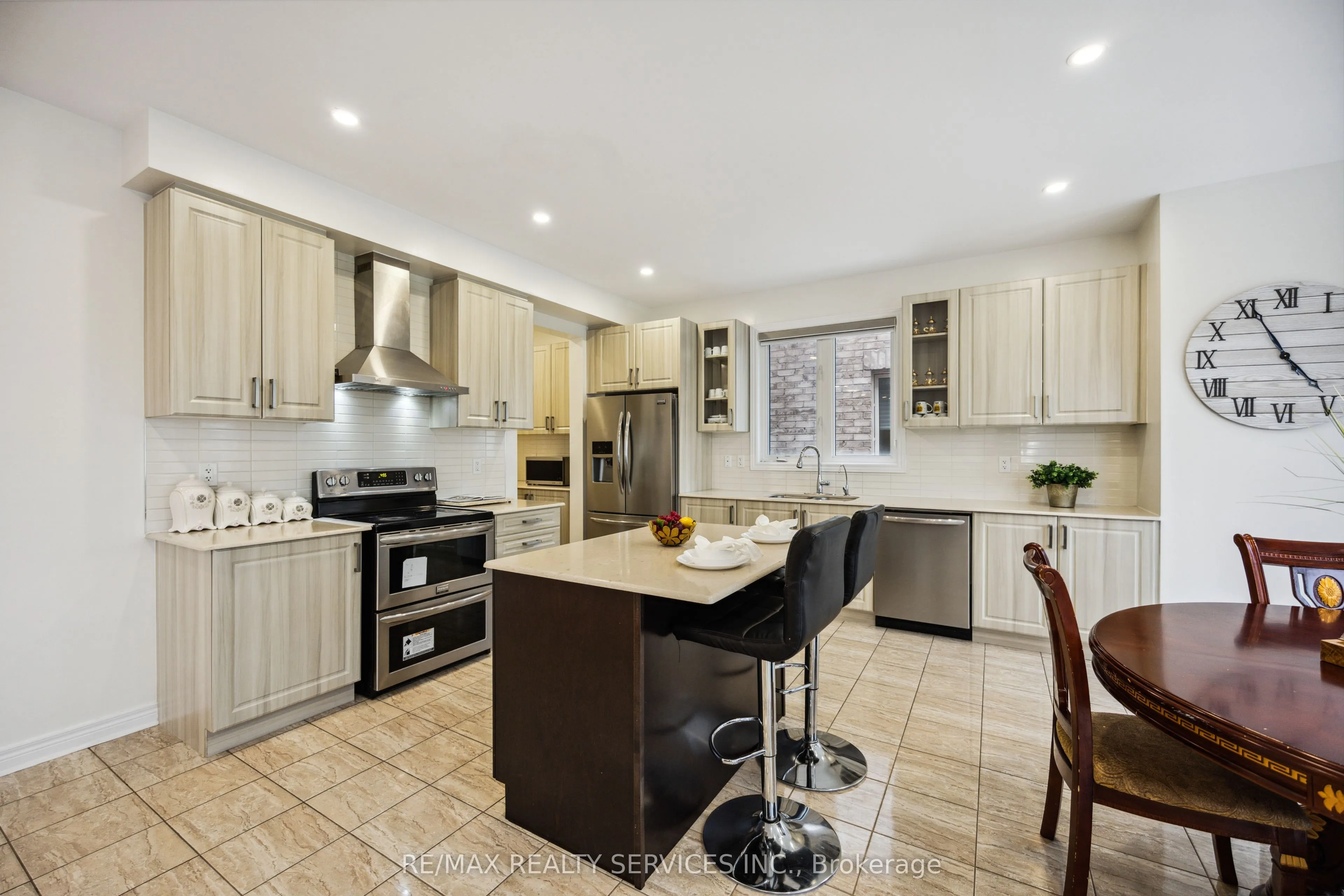 104 Sharpe Crescent