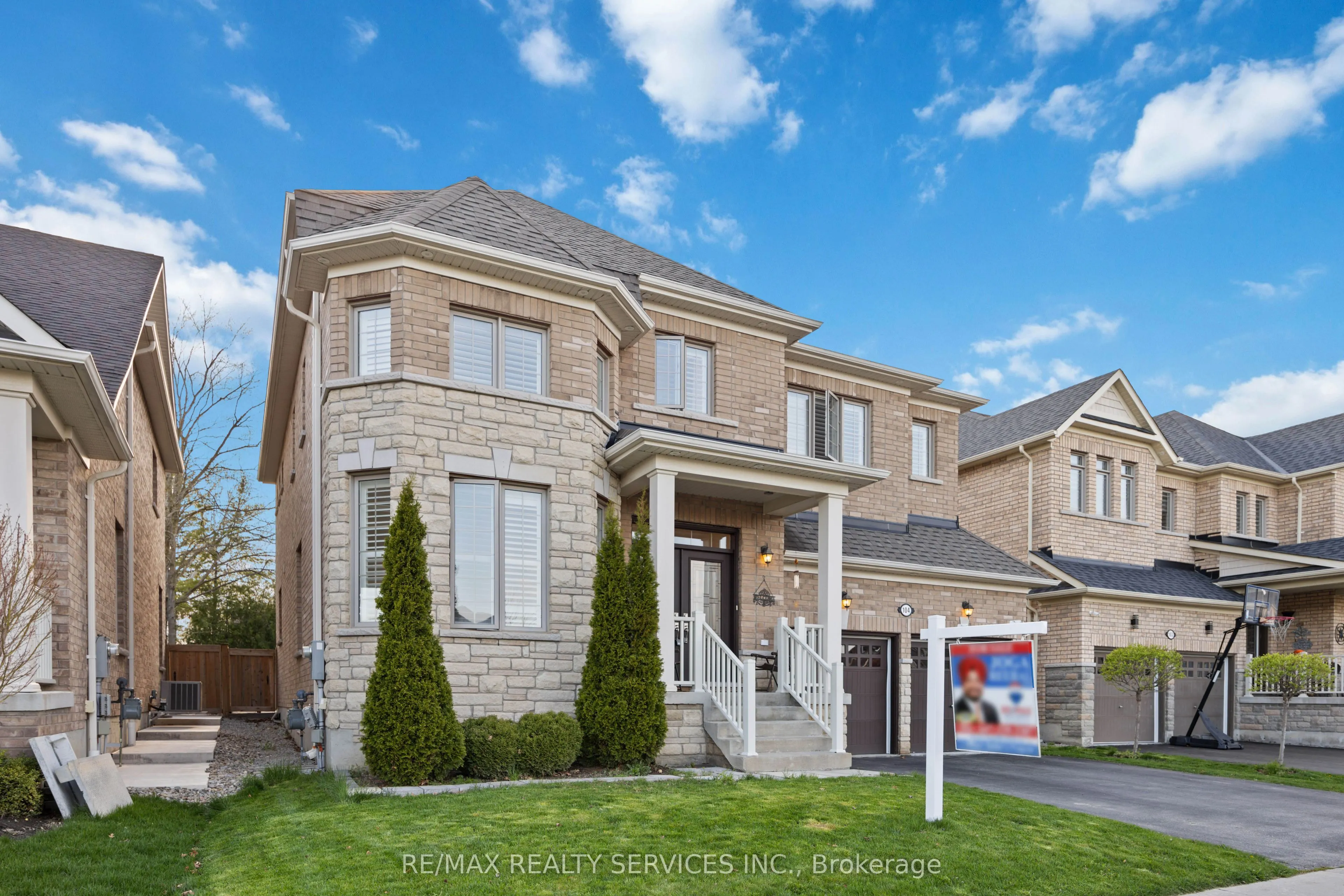 104 Sharpe Crescent