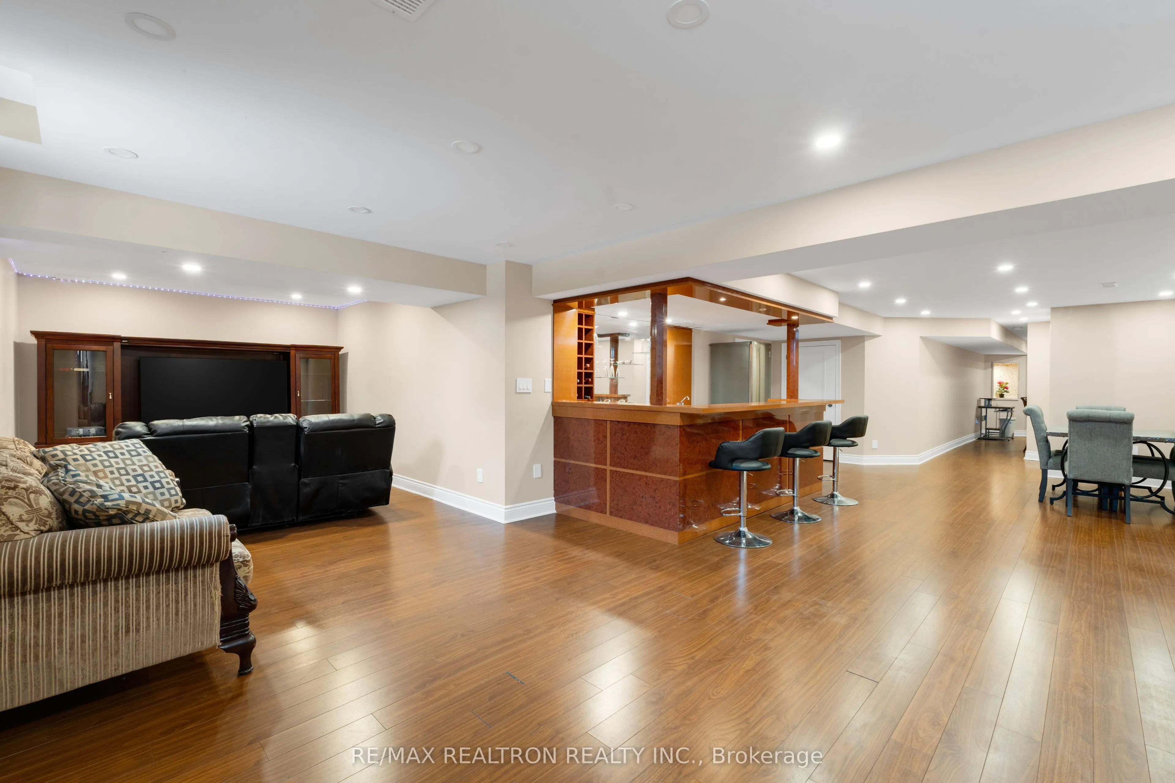 20 Shalom Aleichem Court
