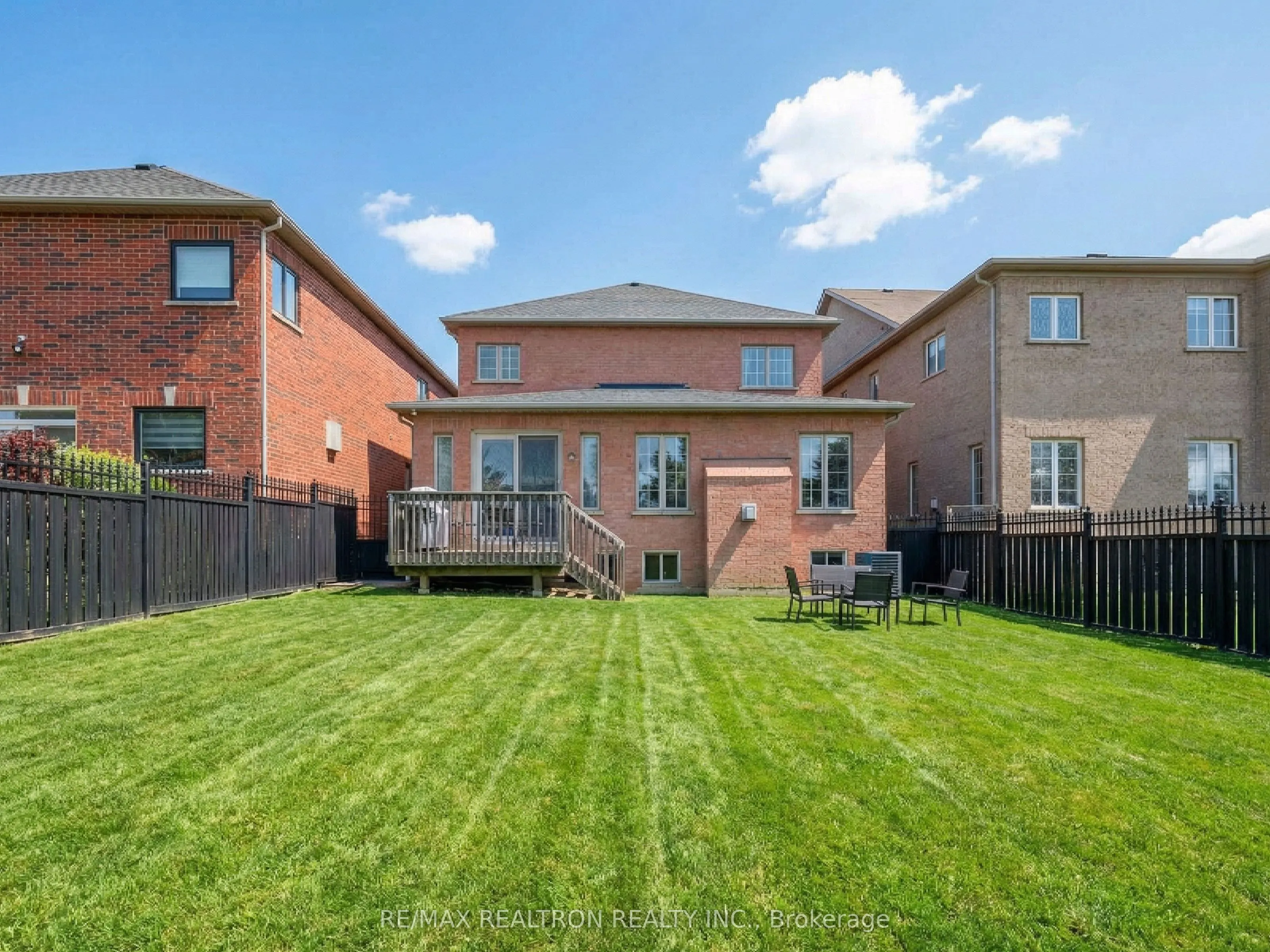 20 Shalom Aleichem Court