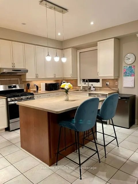 69 Ken Laushway Avenue