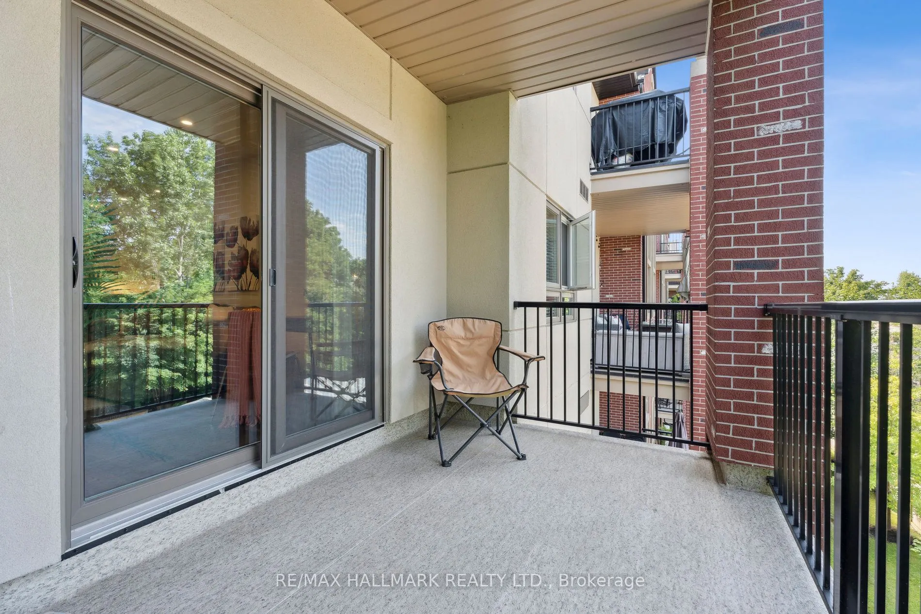 157 Wellington Street E #304