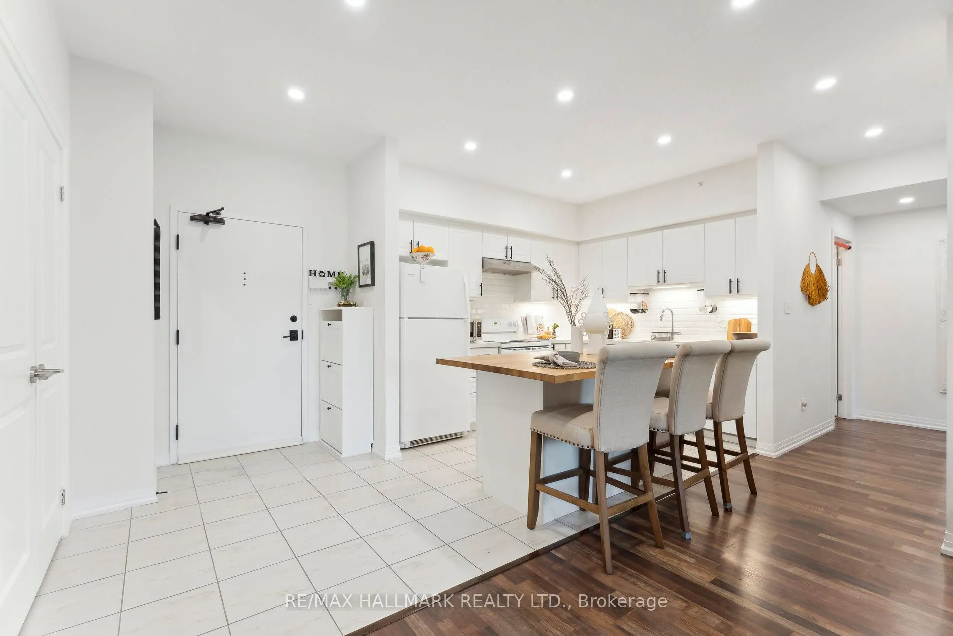 157 Wellington Street E #304