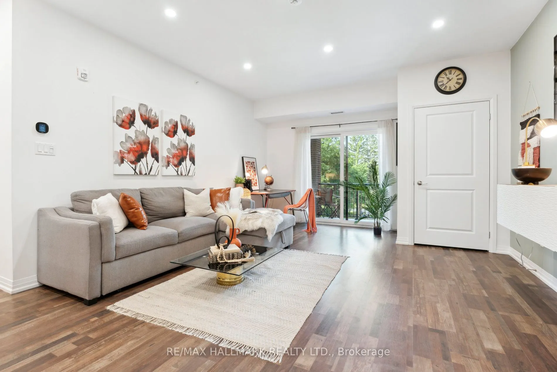 157 Wellington Street E #304