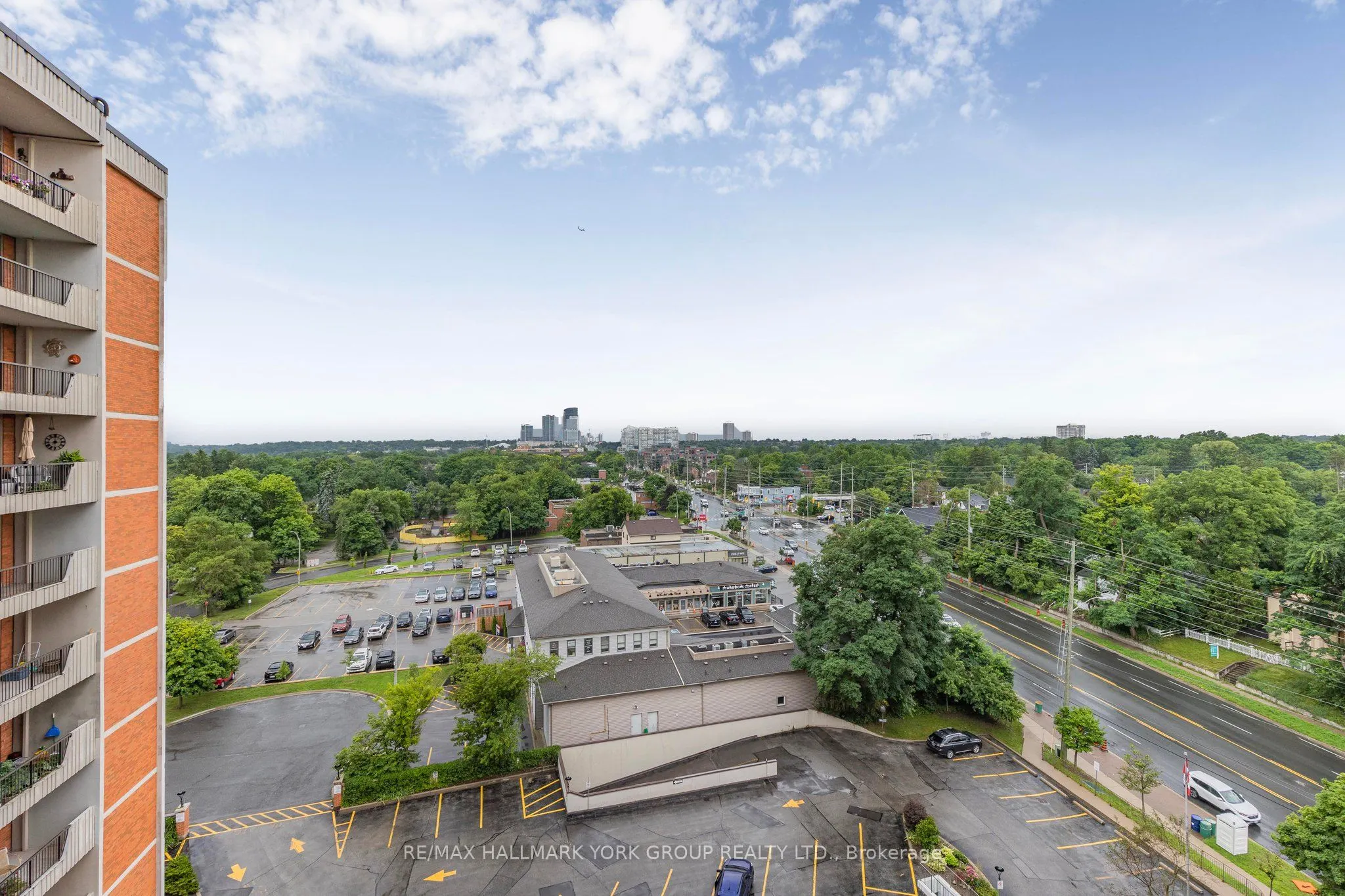7811 Yonge Street #1007