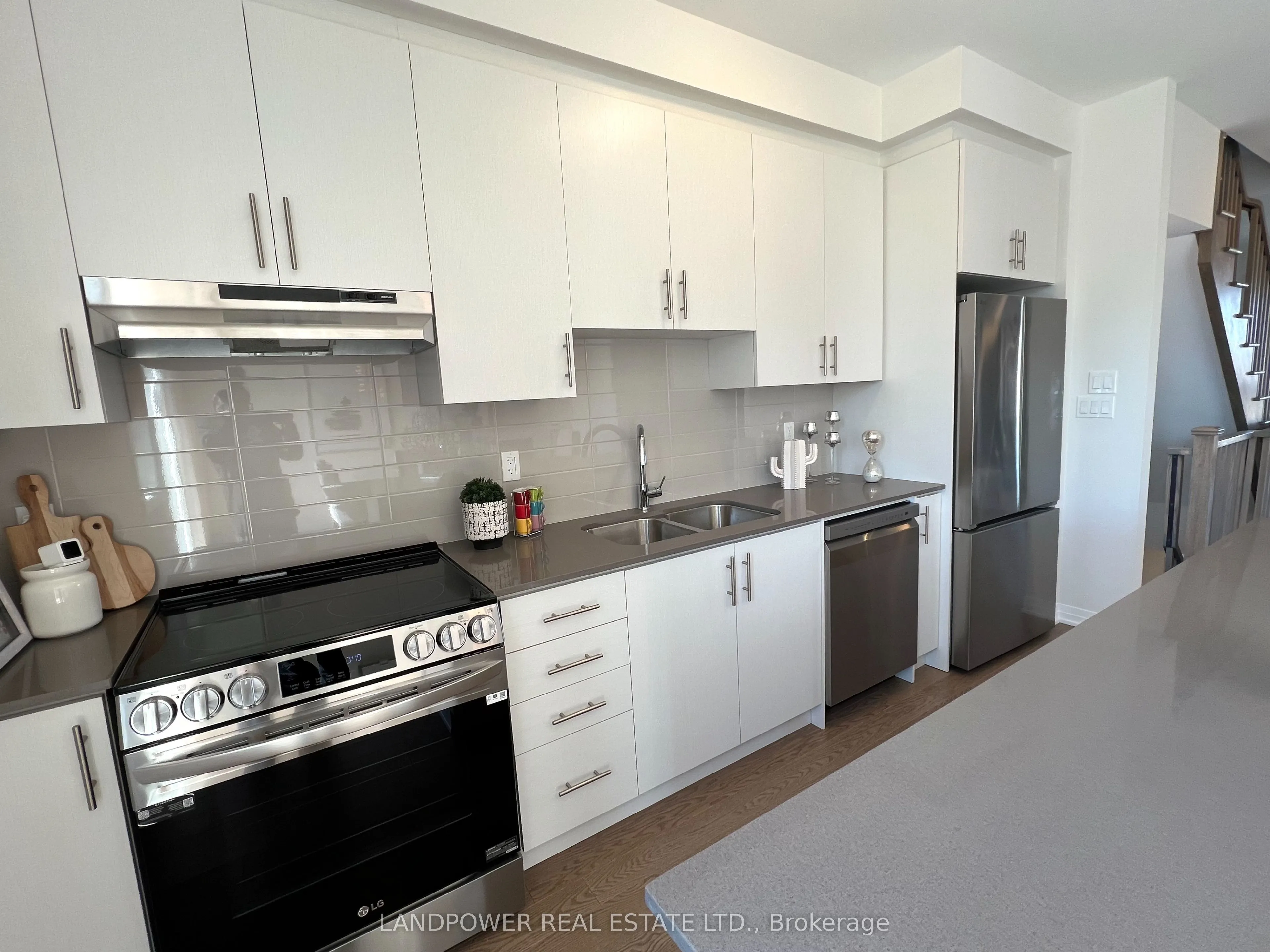 1655 Bur Oak Avenue #14