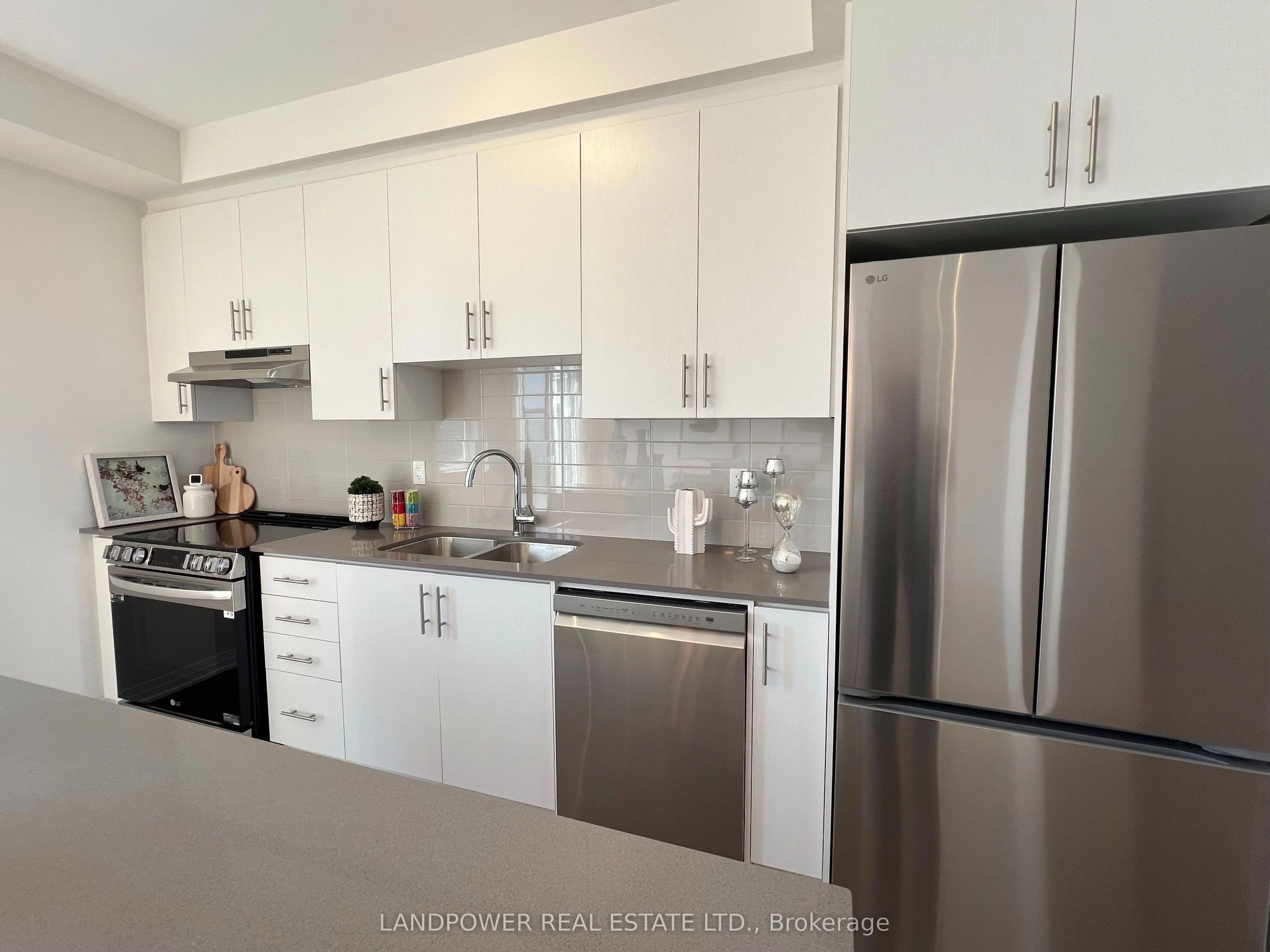 1655 Bur Oak Avenue #14