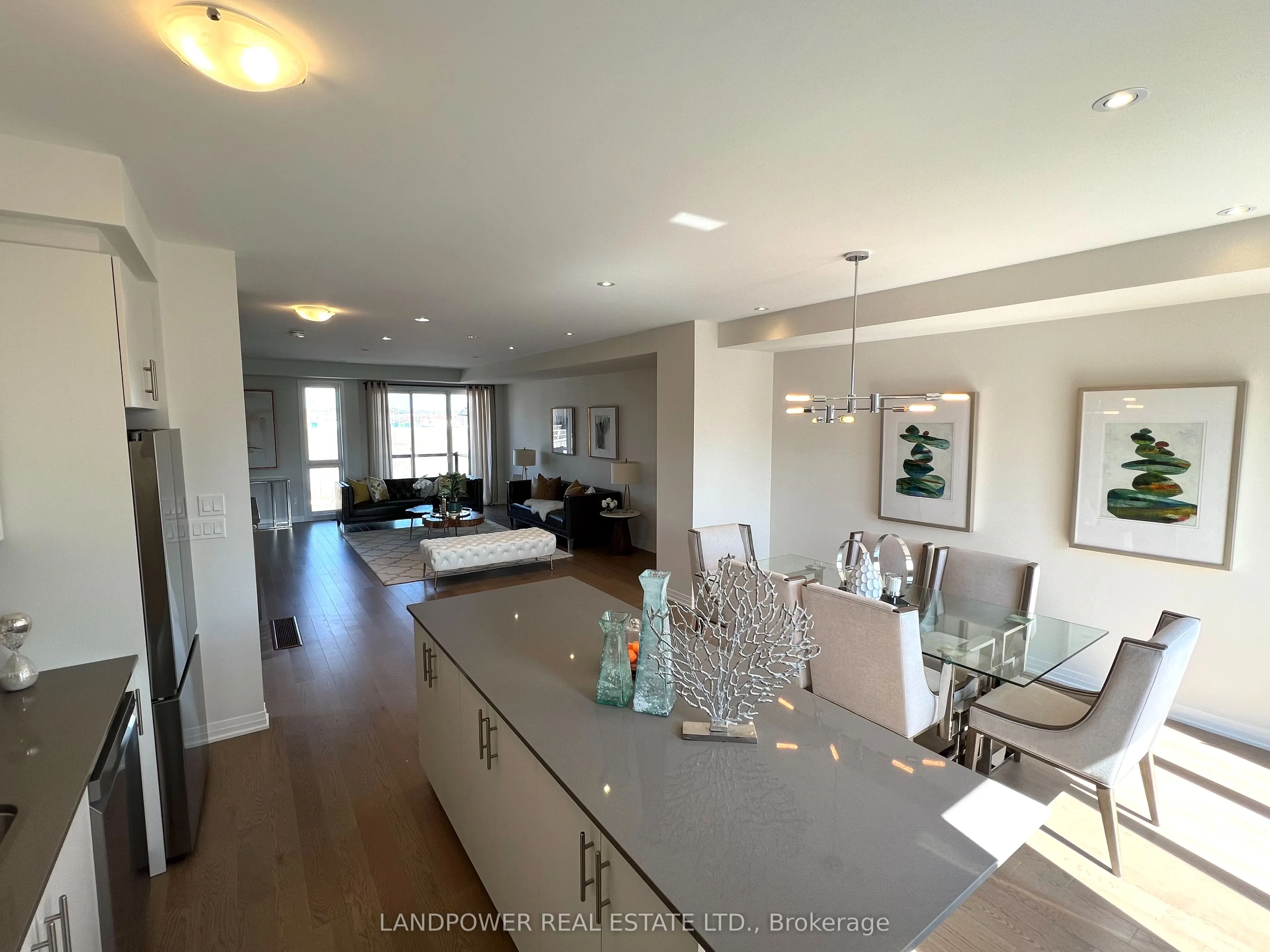 1655 Bur Oak Avenue #14