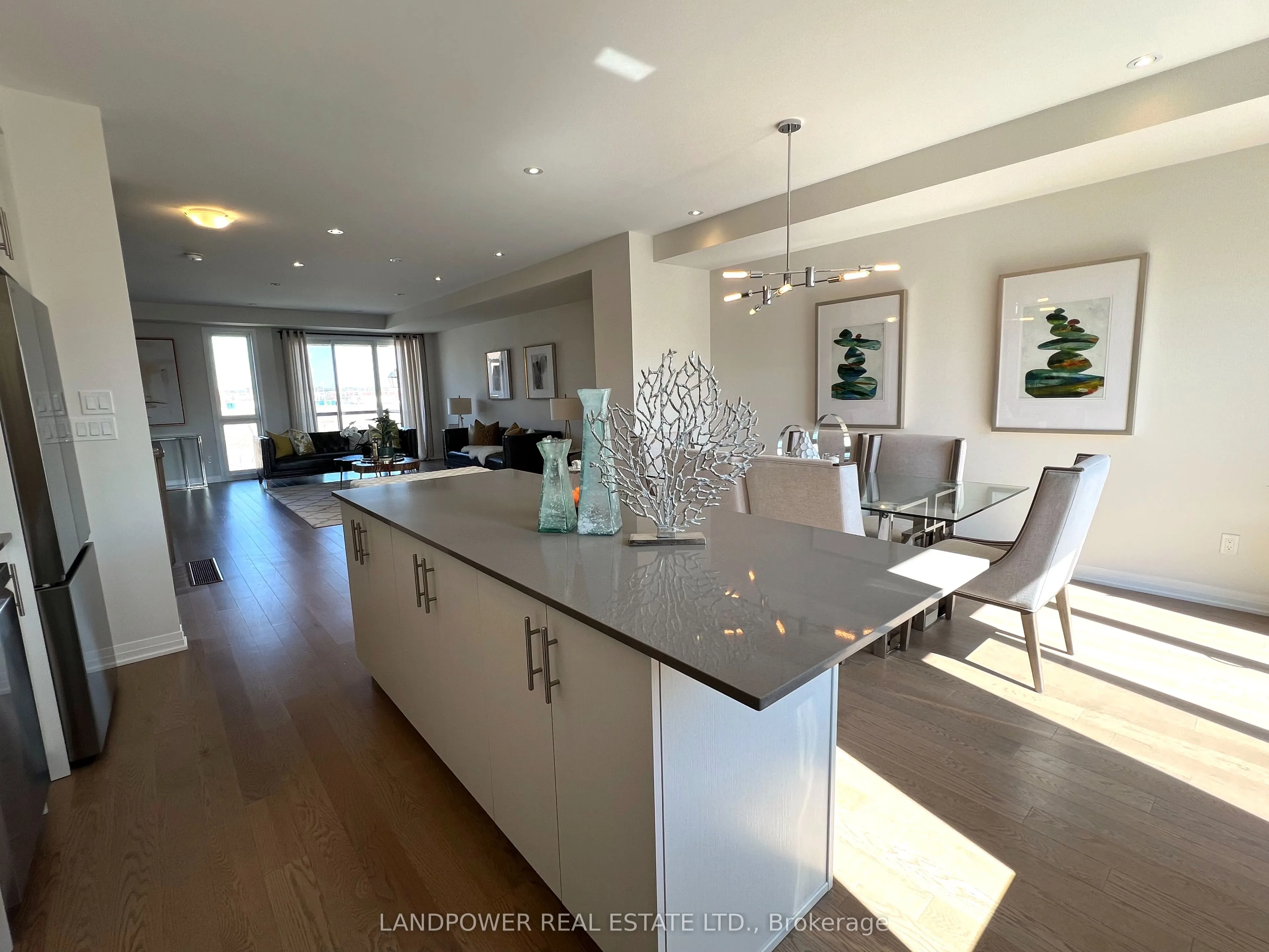 1655 Bur Oak Avenue #14